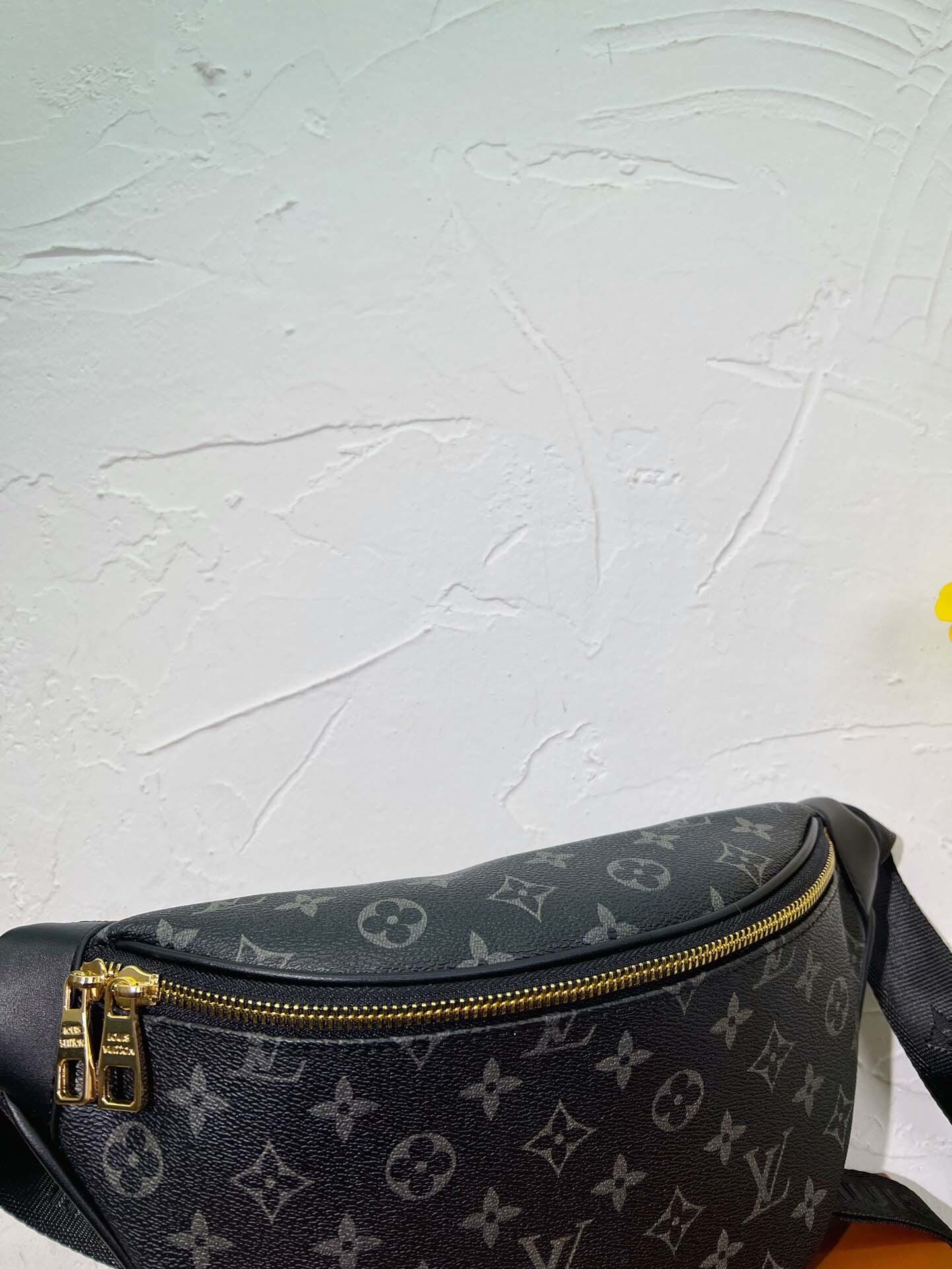 $54-LDN-316 LV gallery