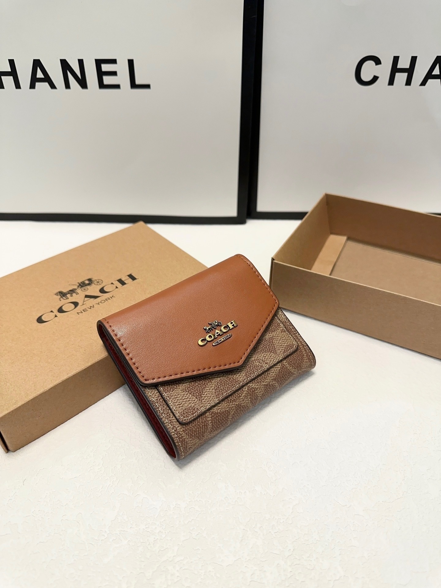 $54-LDN-707 Coa gallery