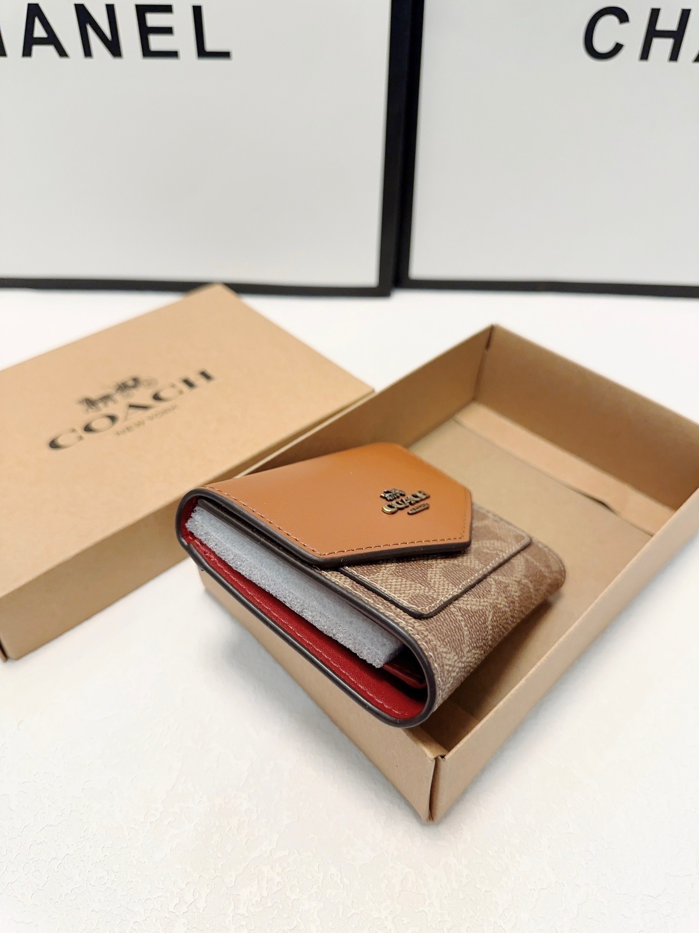 $54-LDN-707 Coa gallery