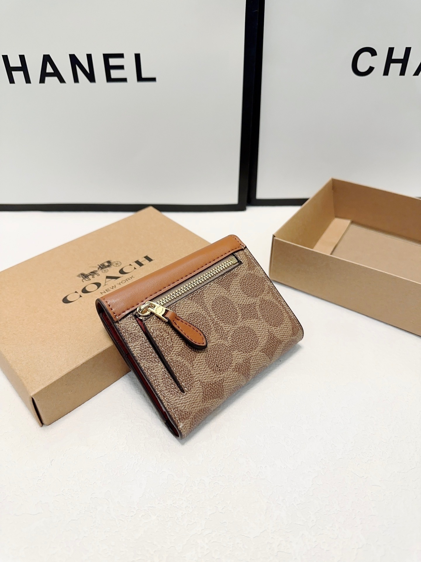 $54-LDN-707 Coa gallery