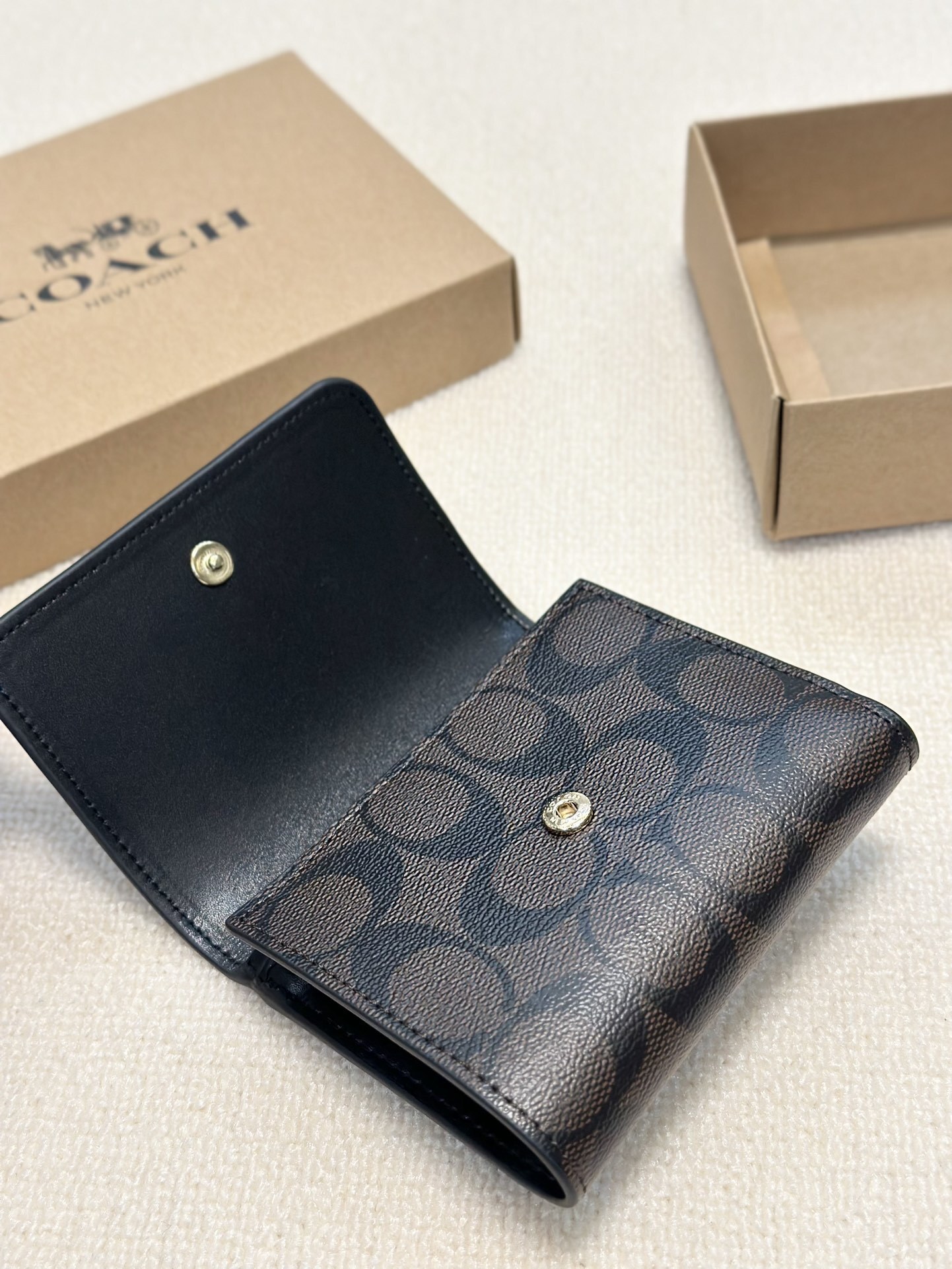 $54-LDN-708 Coa gallery