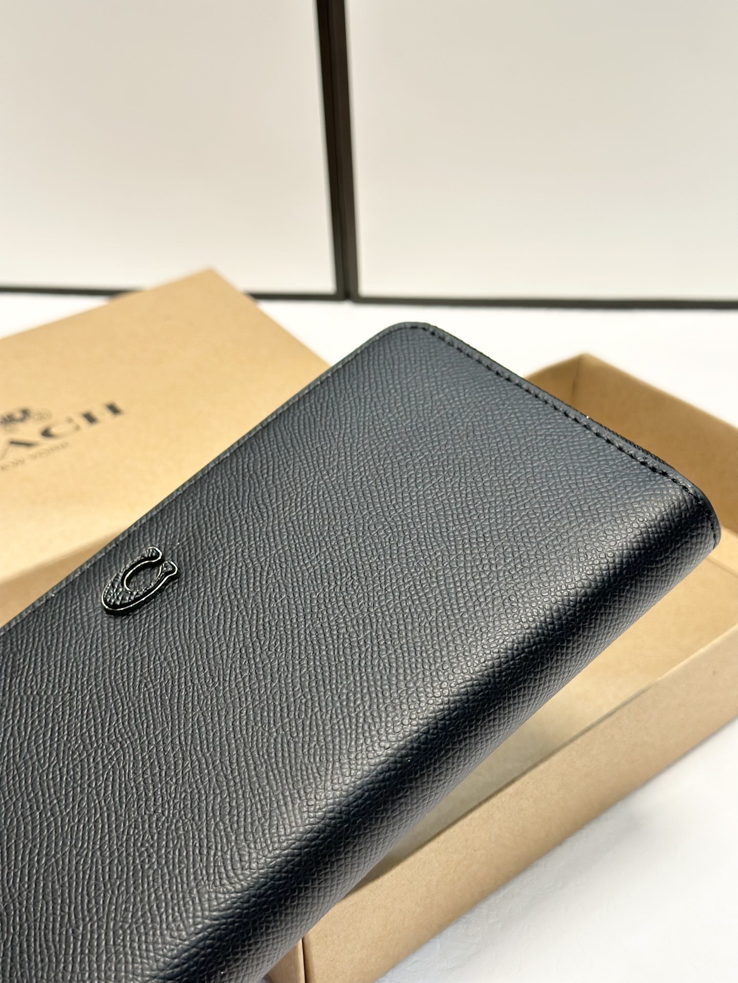 $54-LDN-709 Coa gallery