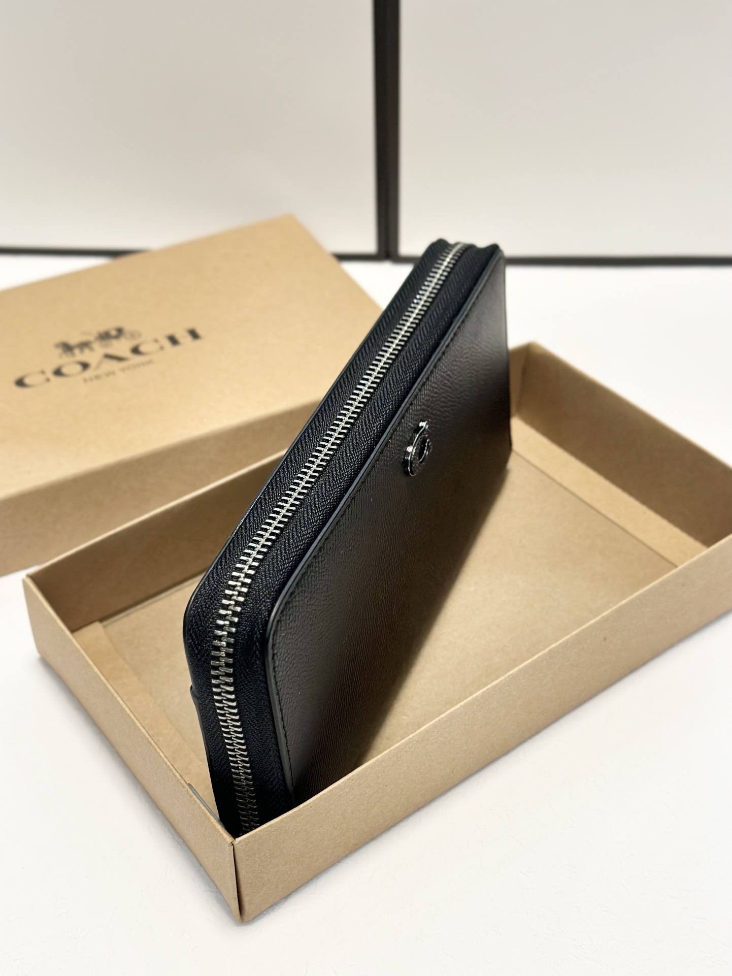 $54-LDN-709 Coa gallery