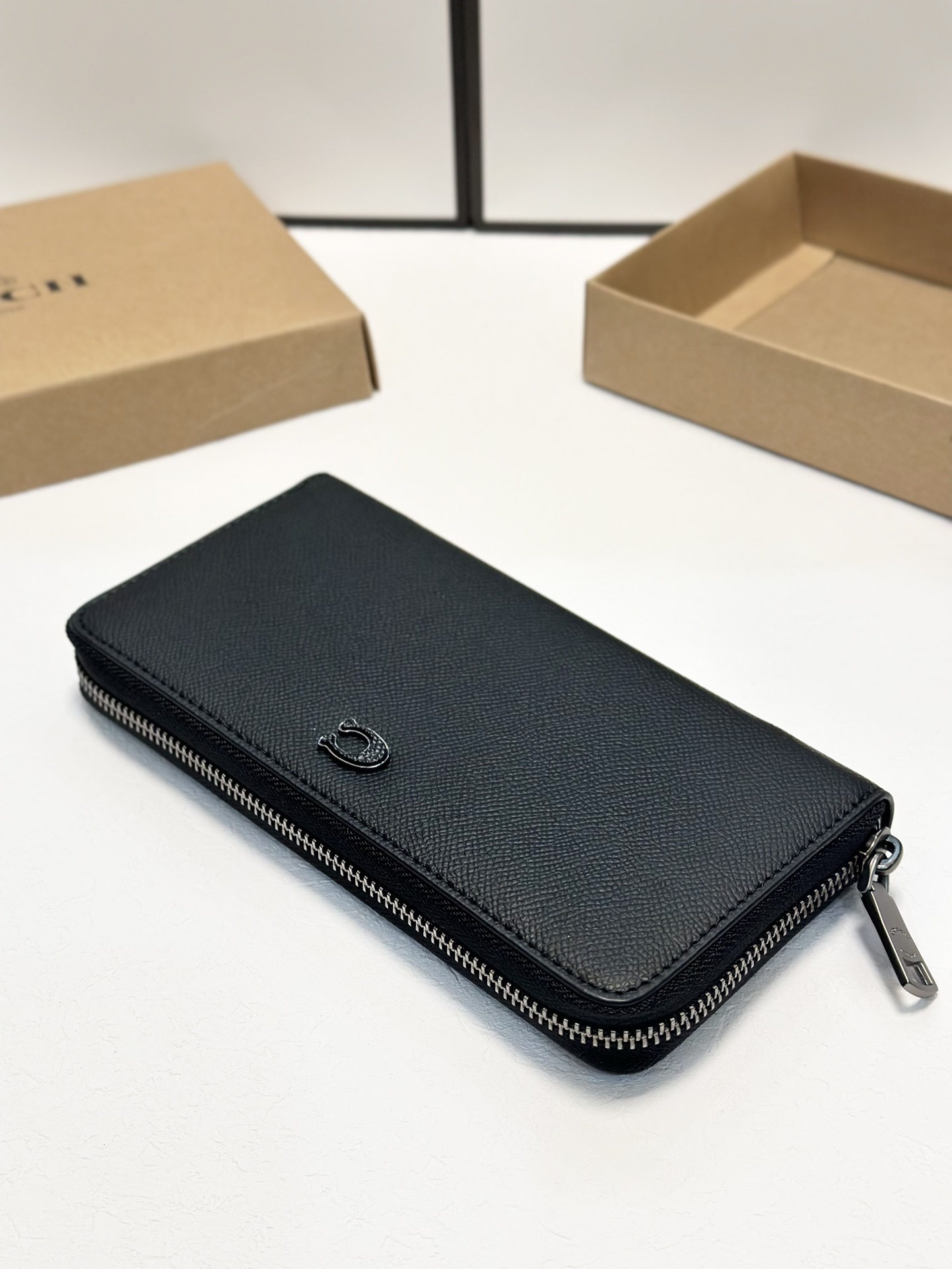 $54-LDN-709 Coa gallery