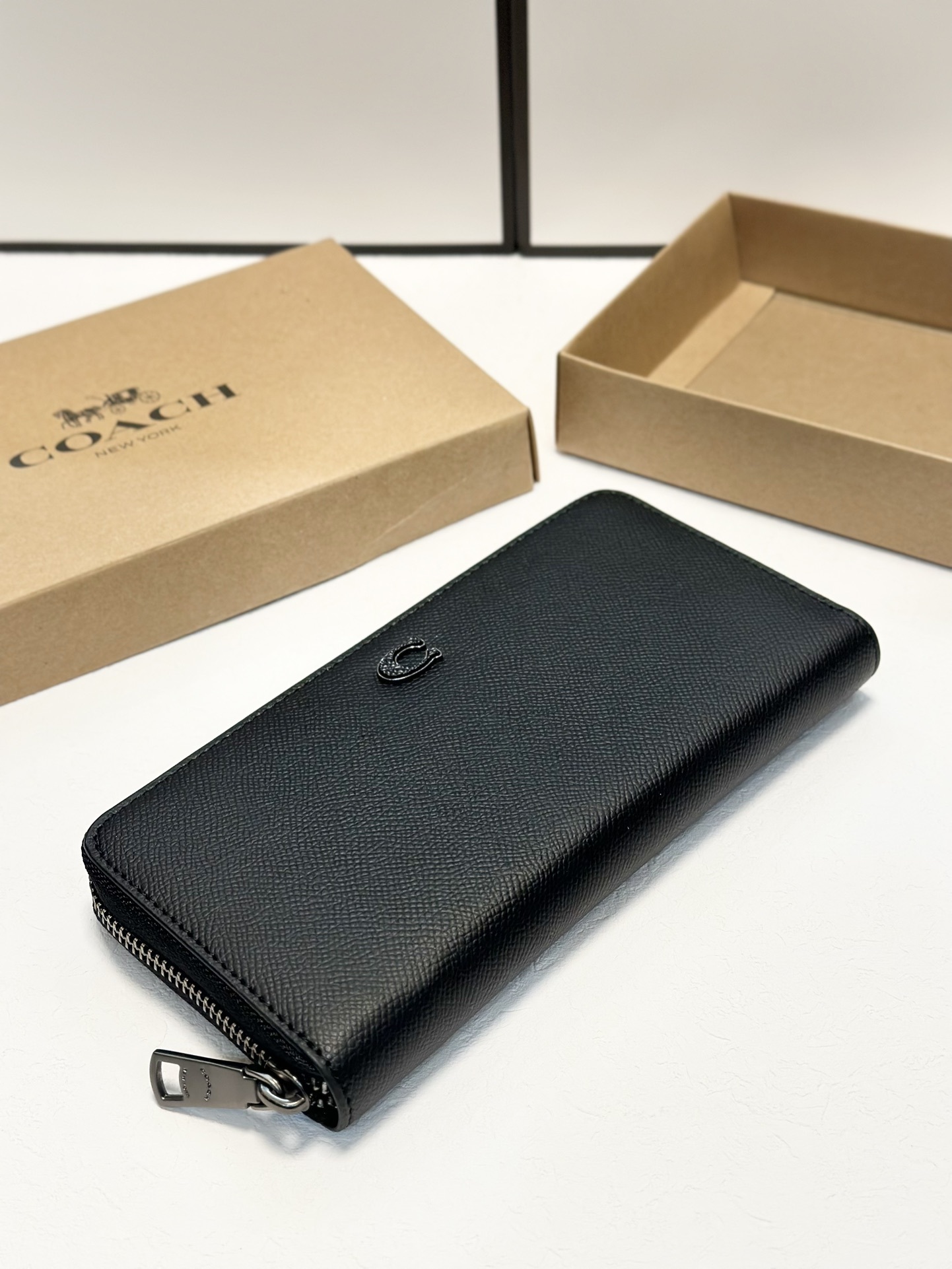 $54-LDN-709 Coa gallery