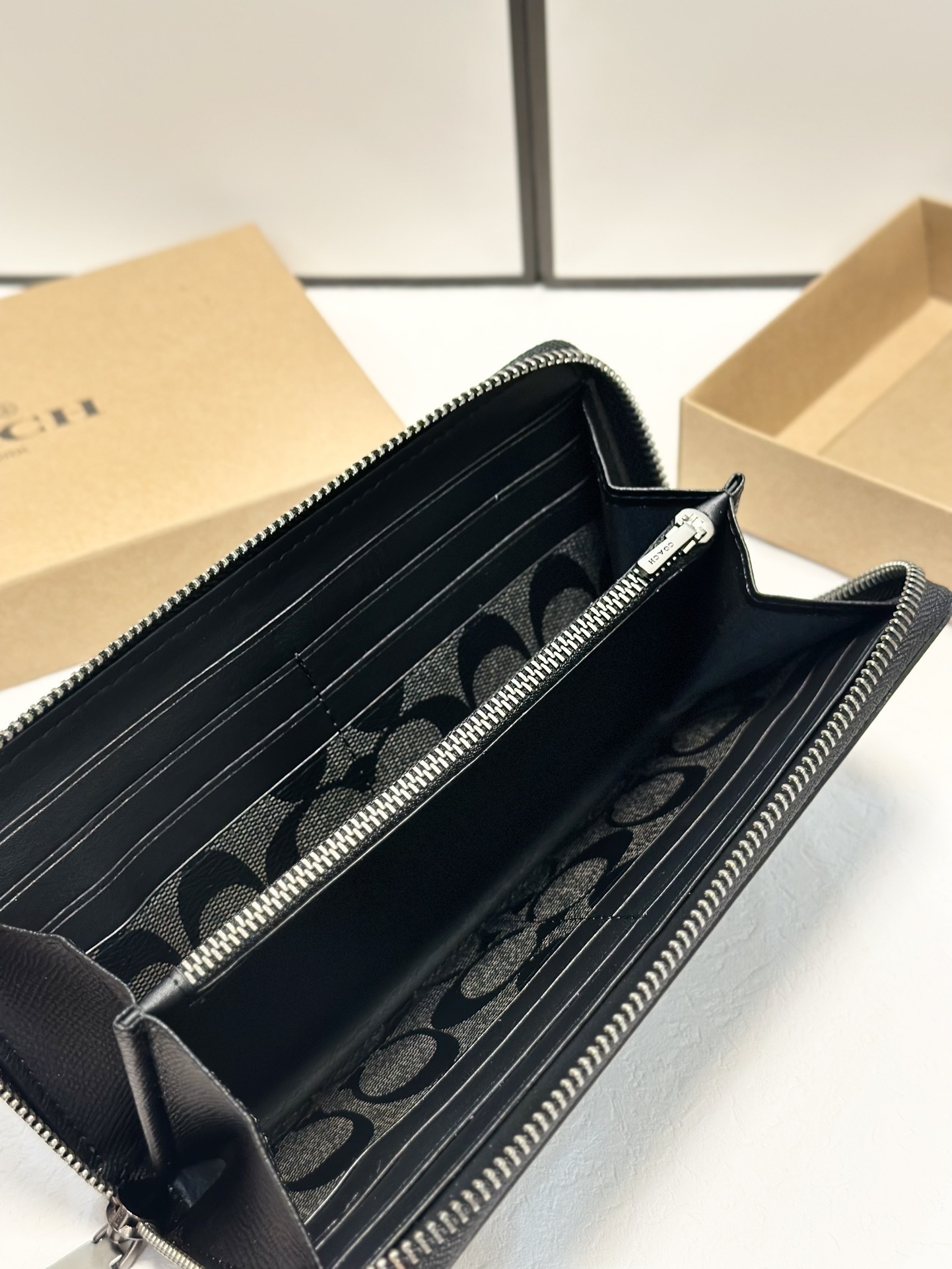 $54-LDN-709 Coa gallery