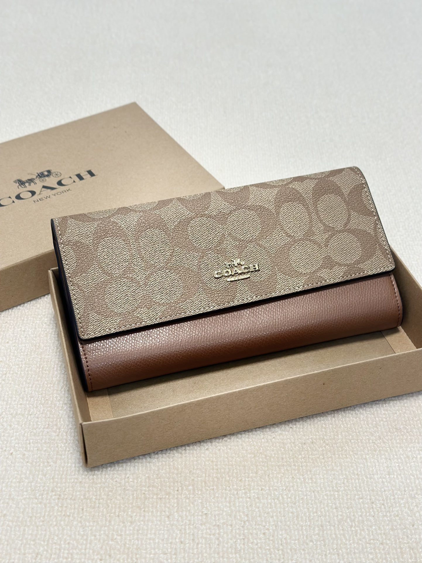 $54-LDN-710 Coa gallery