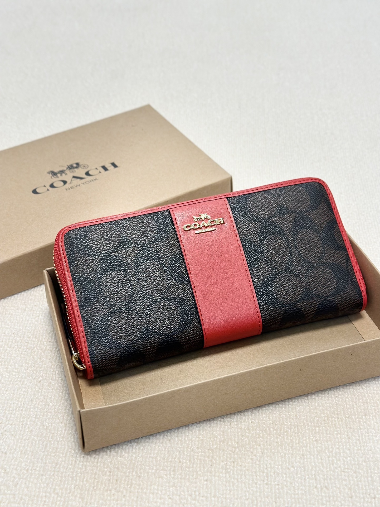 $54-LDN-711 Coa gallery