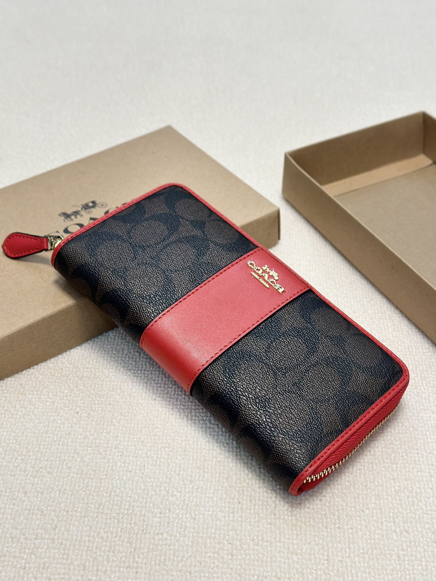 $54-LDN-711 Coa gallery