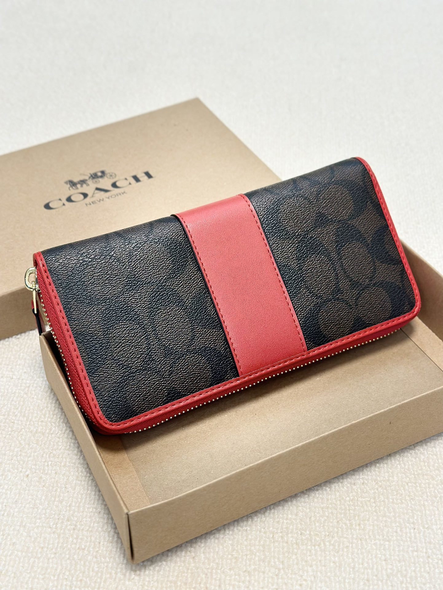 $54-LDN-711 Coa gallery