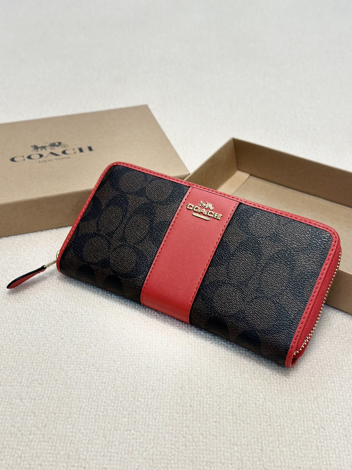 $54-LDN-711 Coa gallery