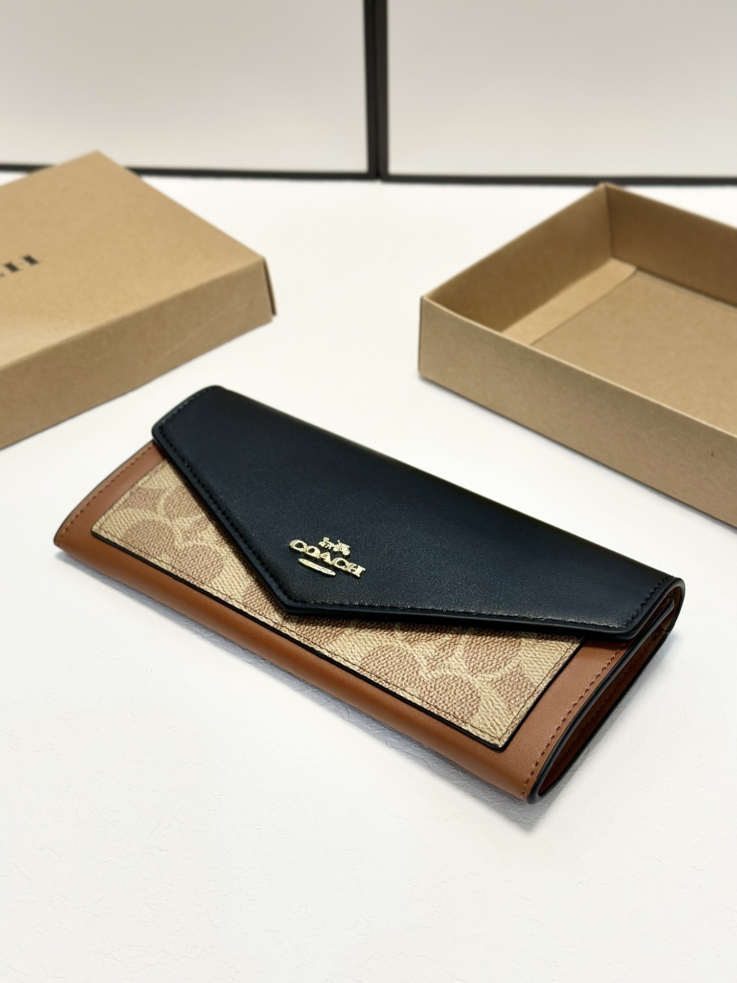 $54-LDN-712 Coa gallery