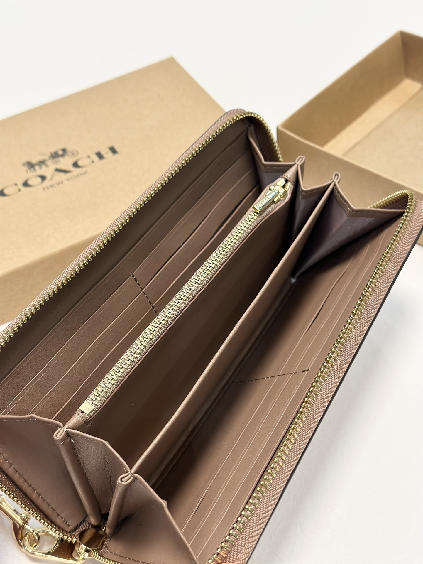 $54-LDN-713 Coa gallery