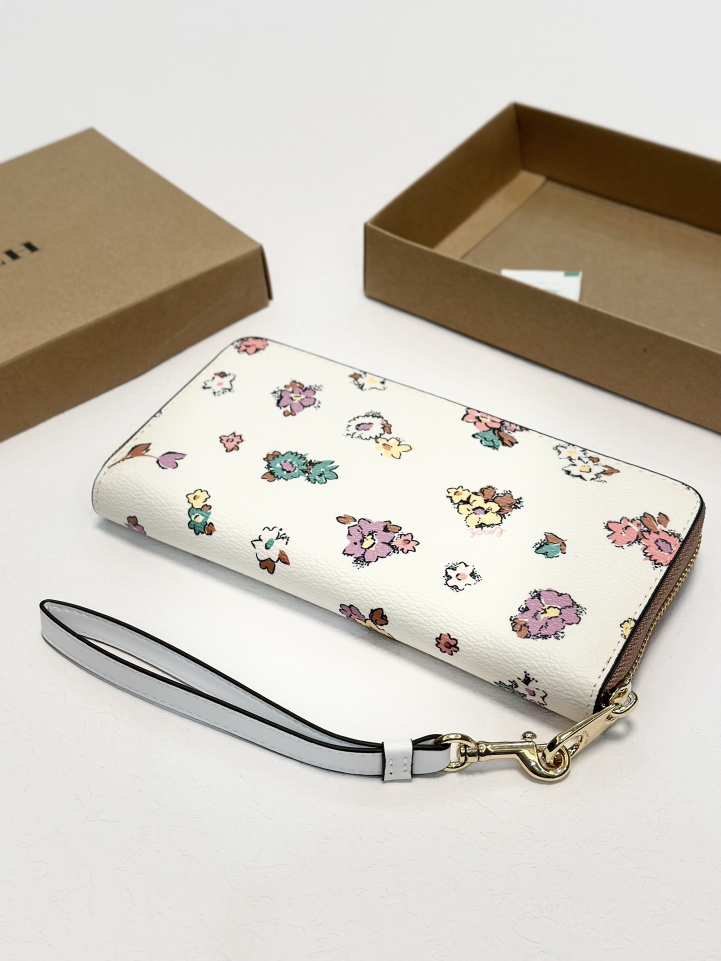 $54-LDN-713 Coa gallery