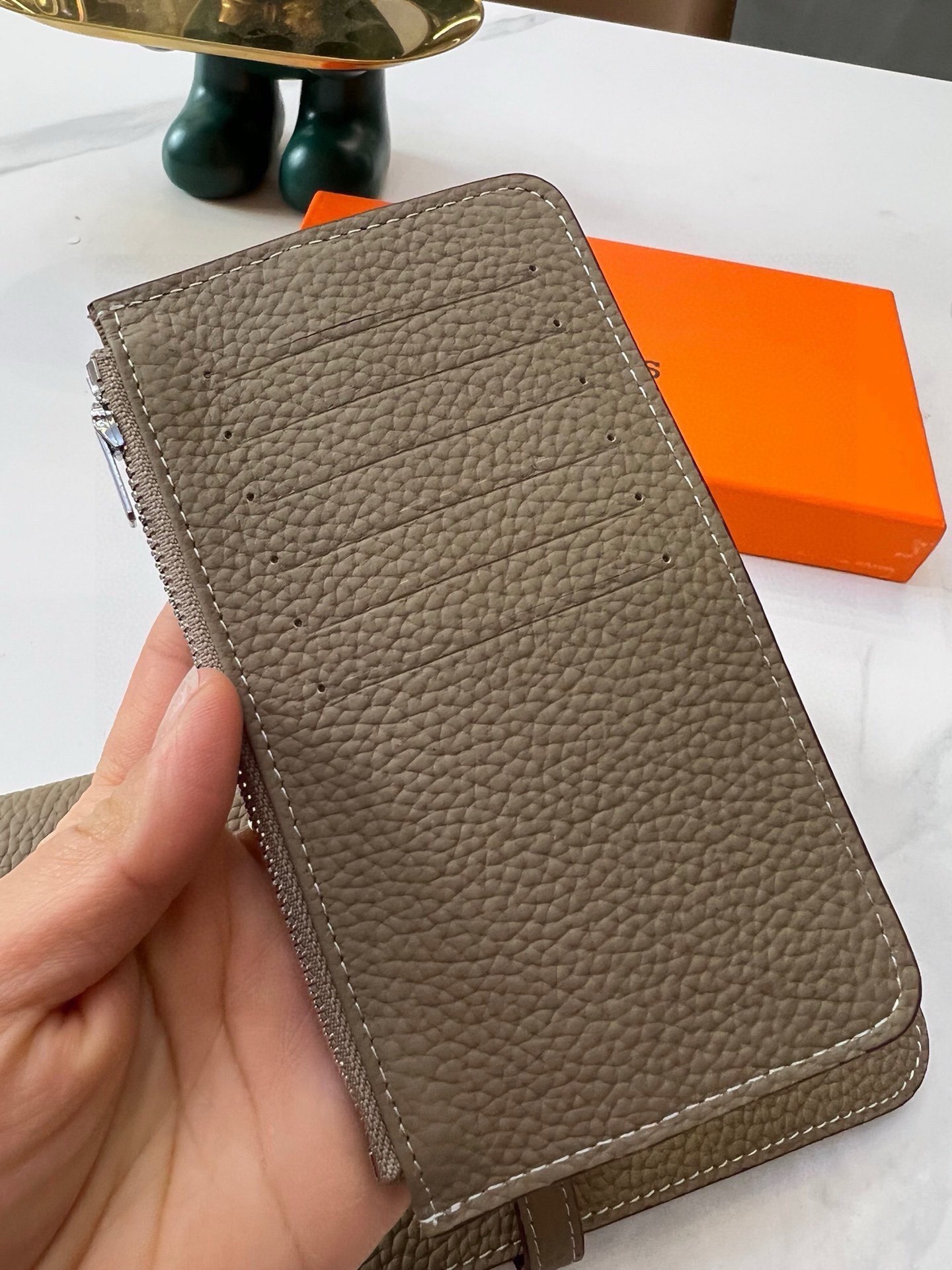 $54-LDN-755 HERM gallery