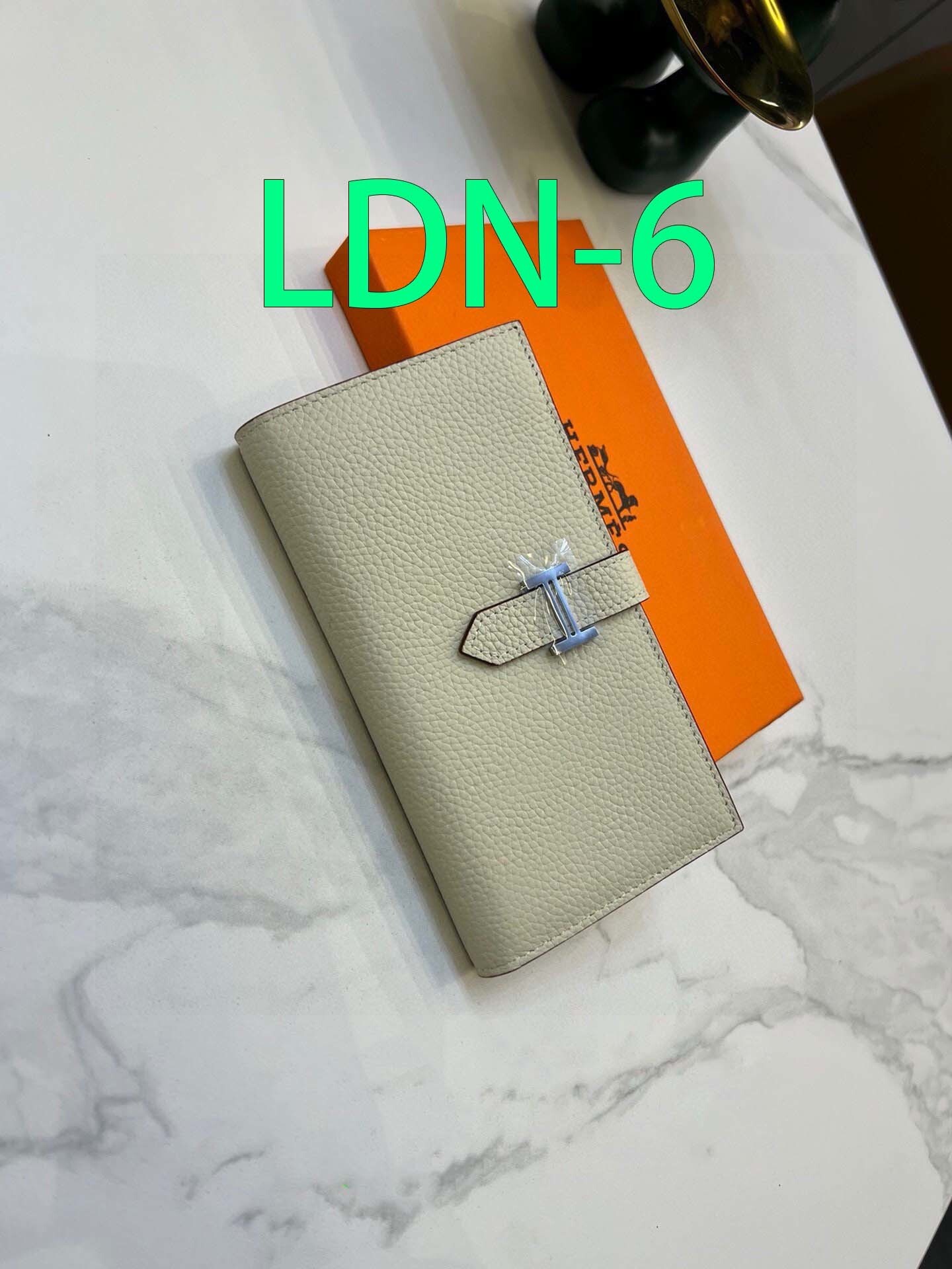 $54-LDN-756 HERM gallery