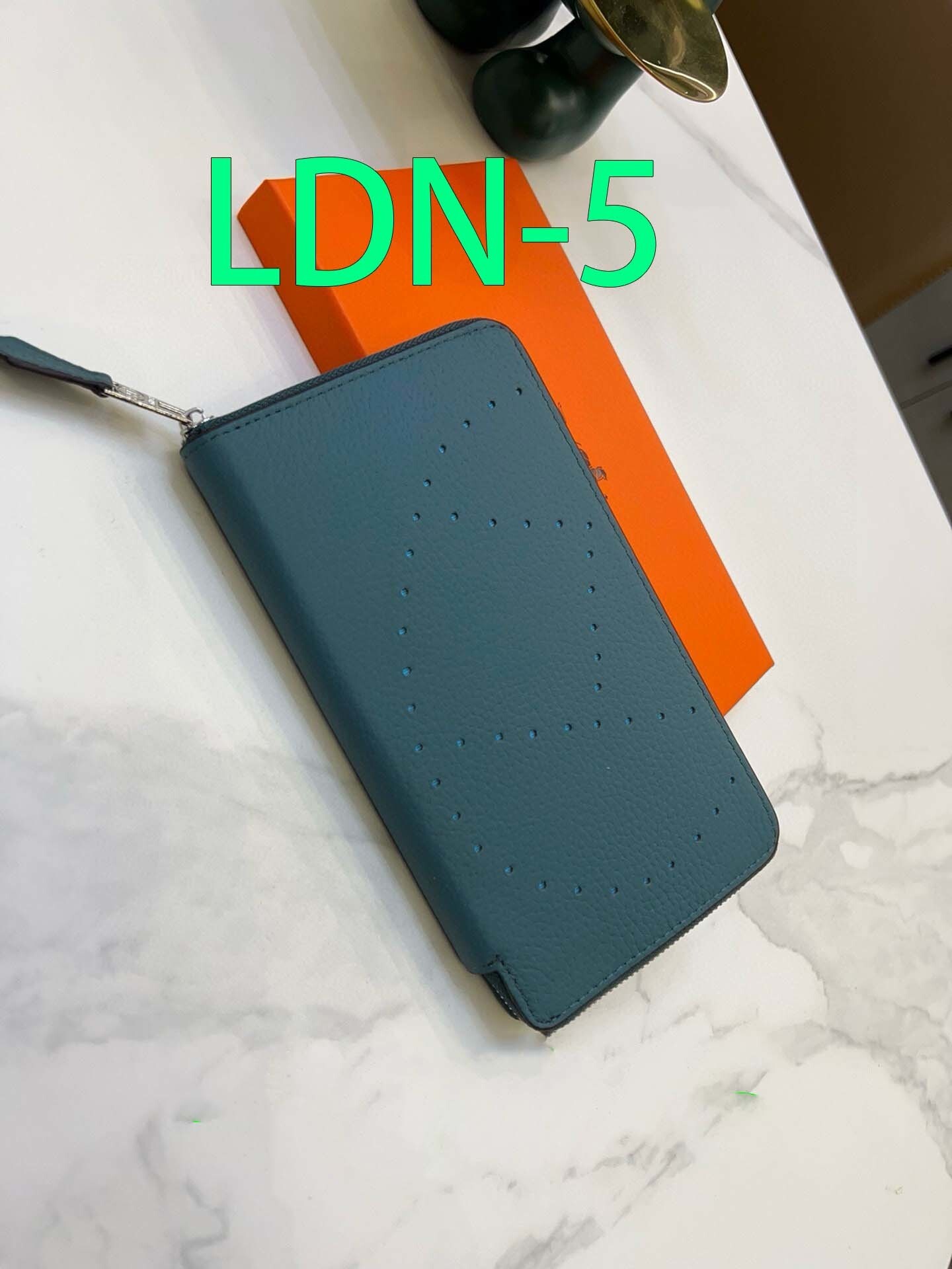 $54-LDN-757 HERM gallery