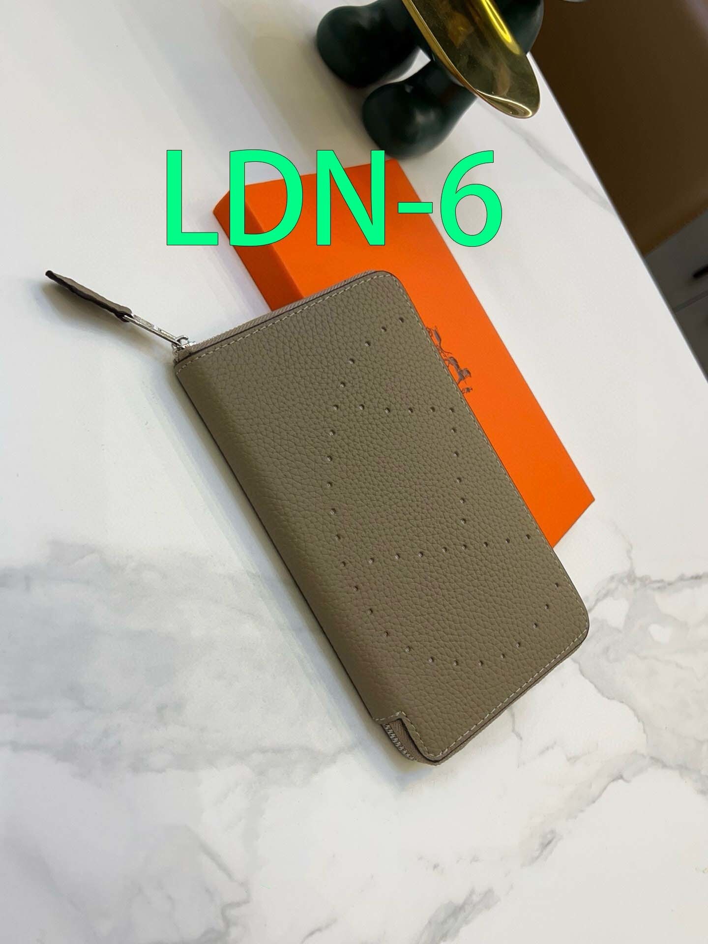 $54-LDN-757 HERM gallery