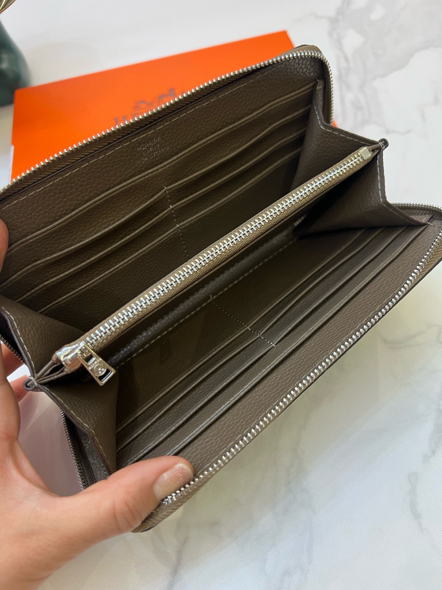 $54-LDN-758 HERM gallery