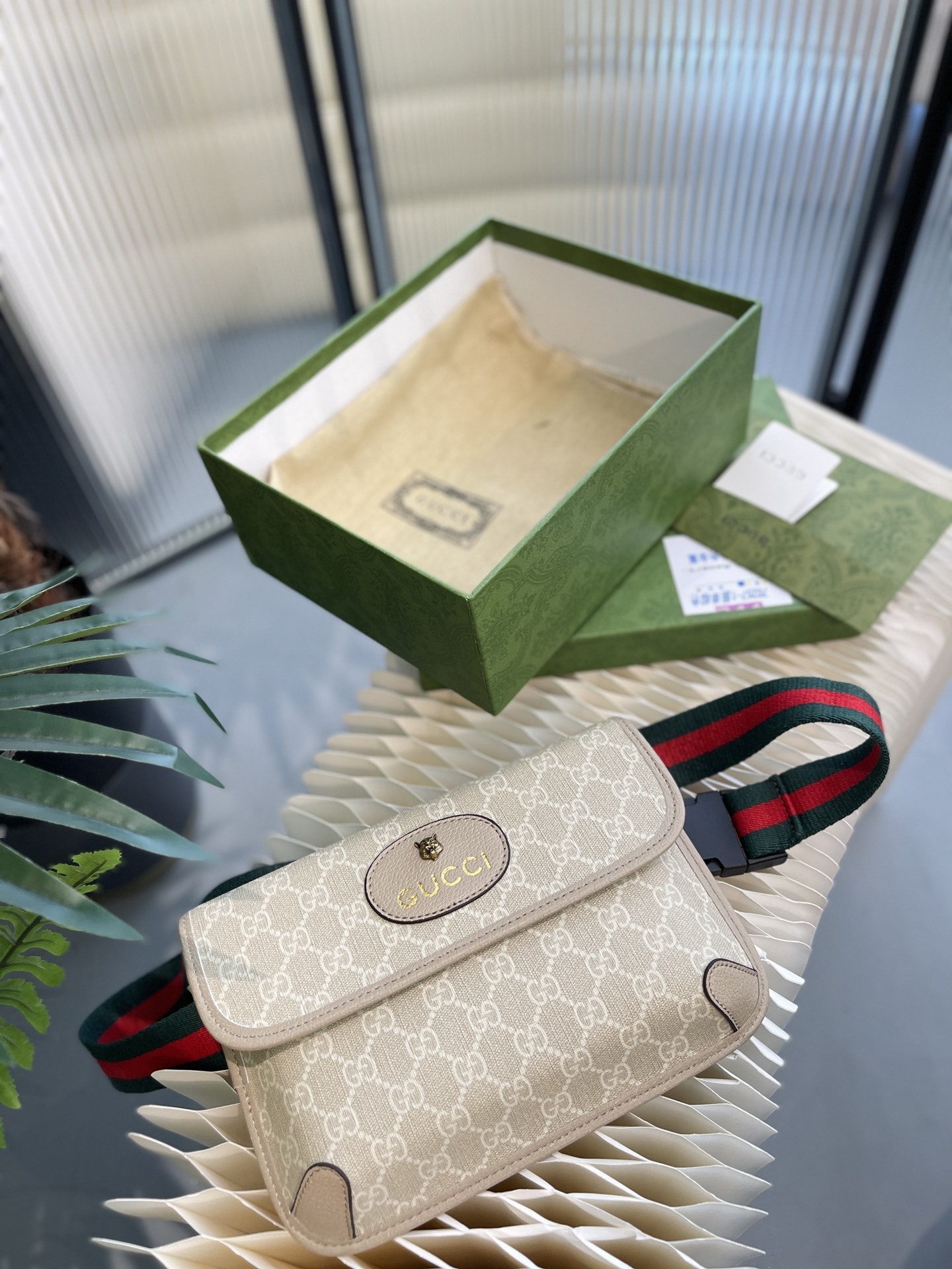 $55-LDN-219 GCI gallery