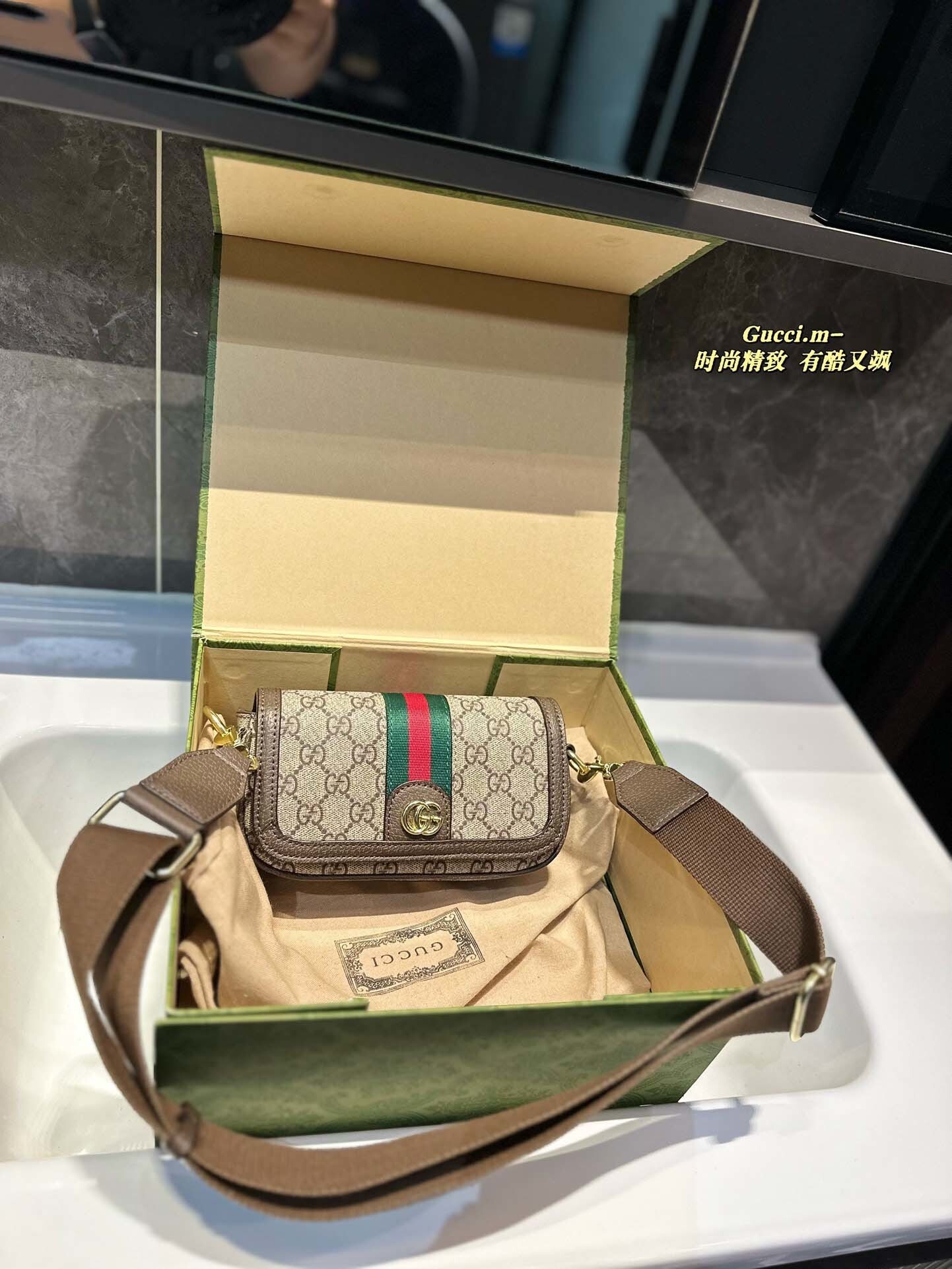 $55-LDN-247 GCI gallery