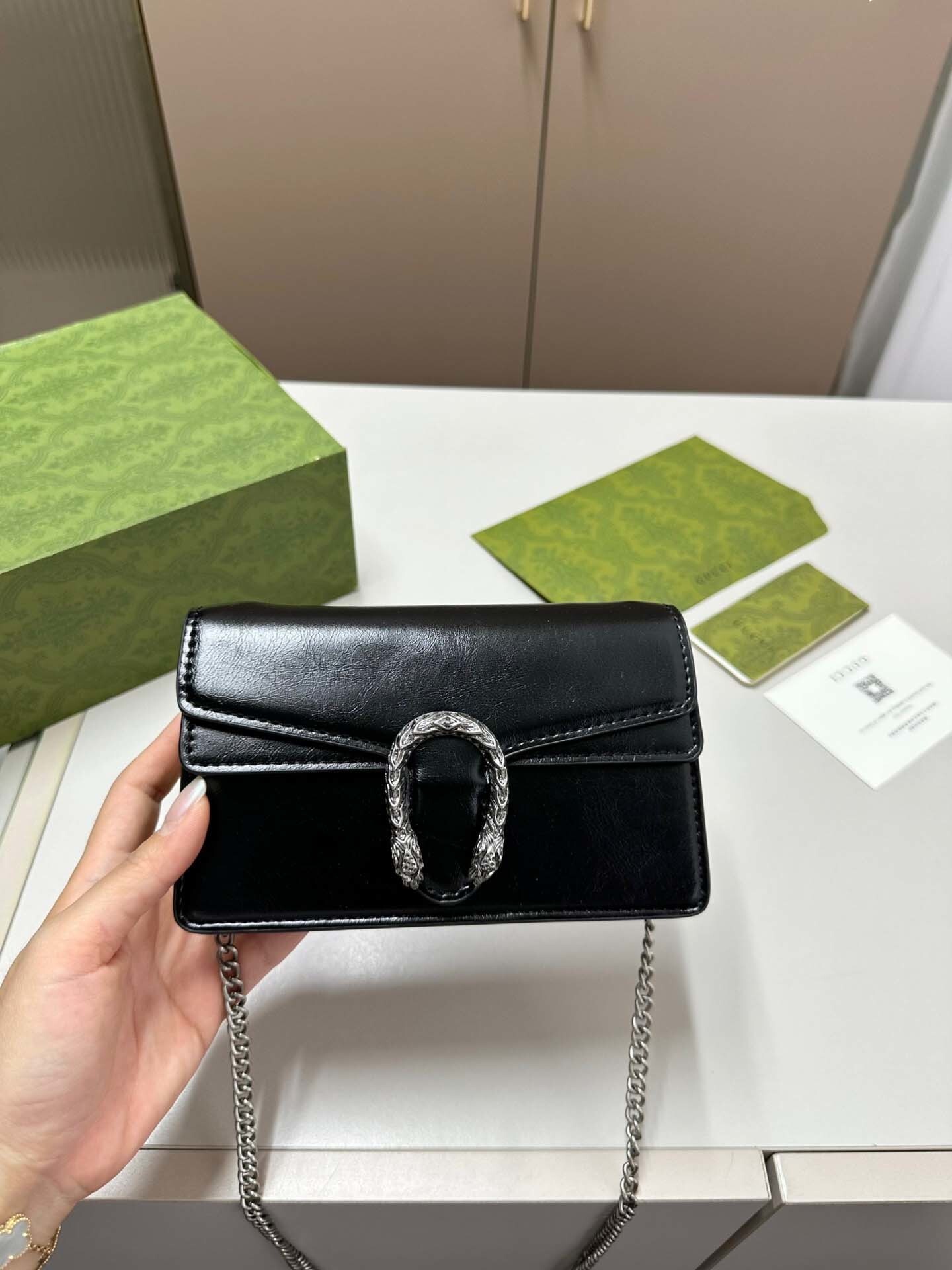 $55-LDN-270 GCI gallery