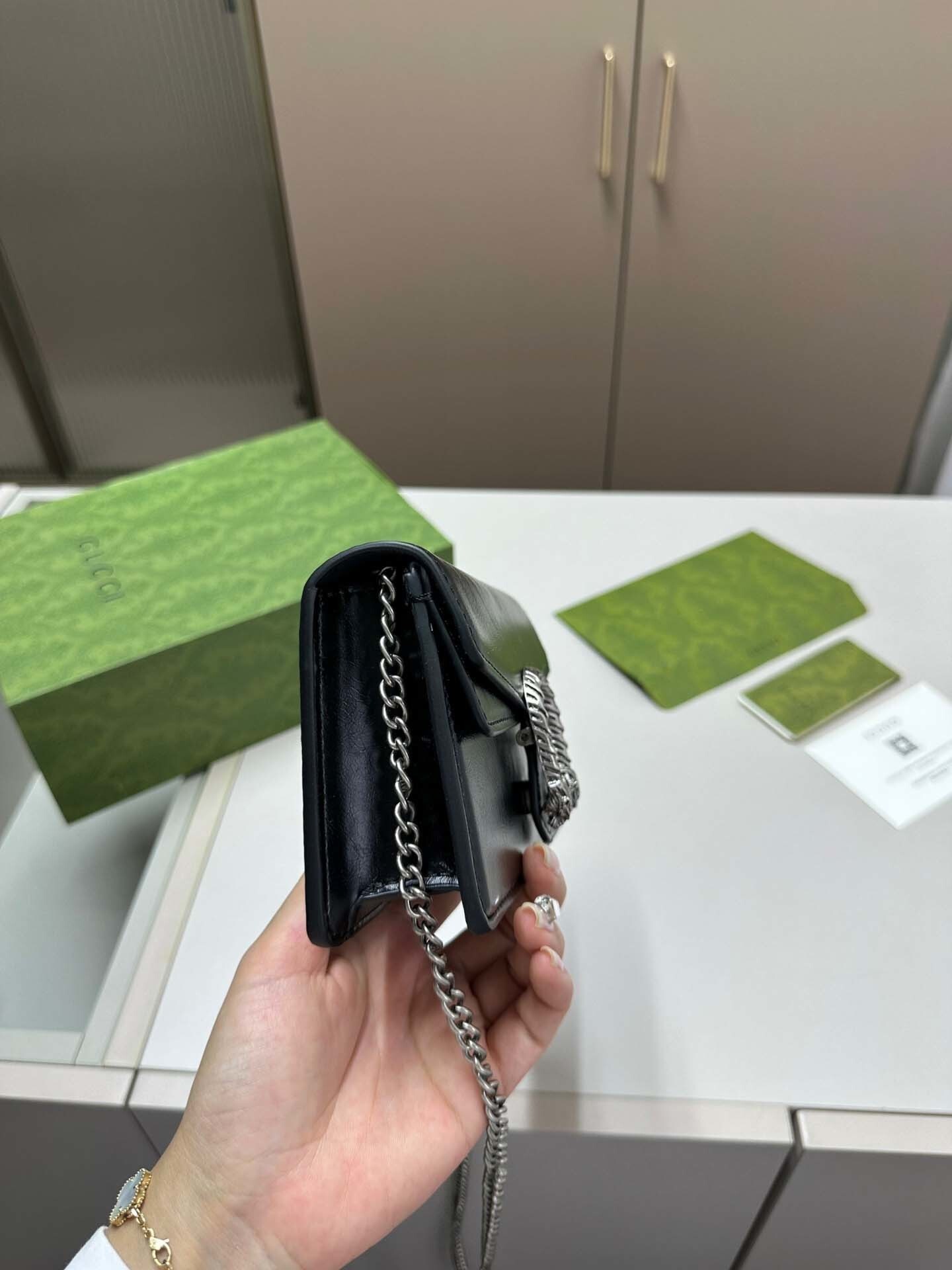 $55-LDN-270 GCI gallery