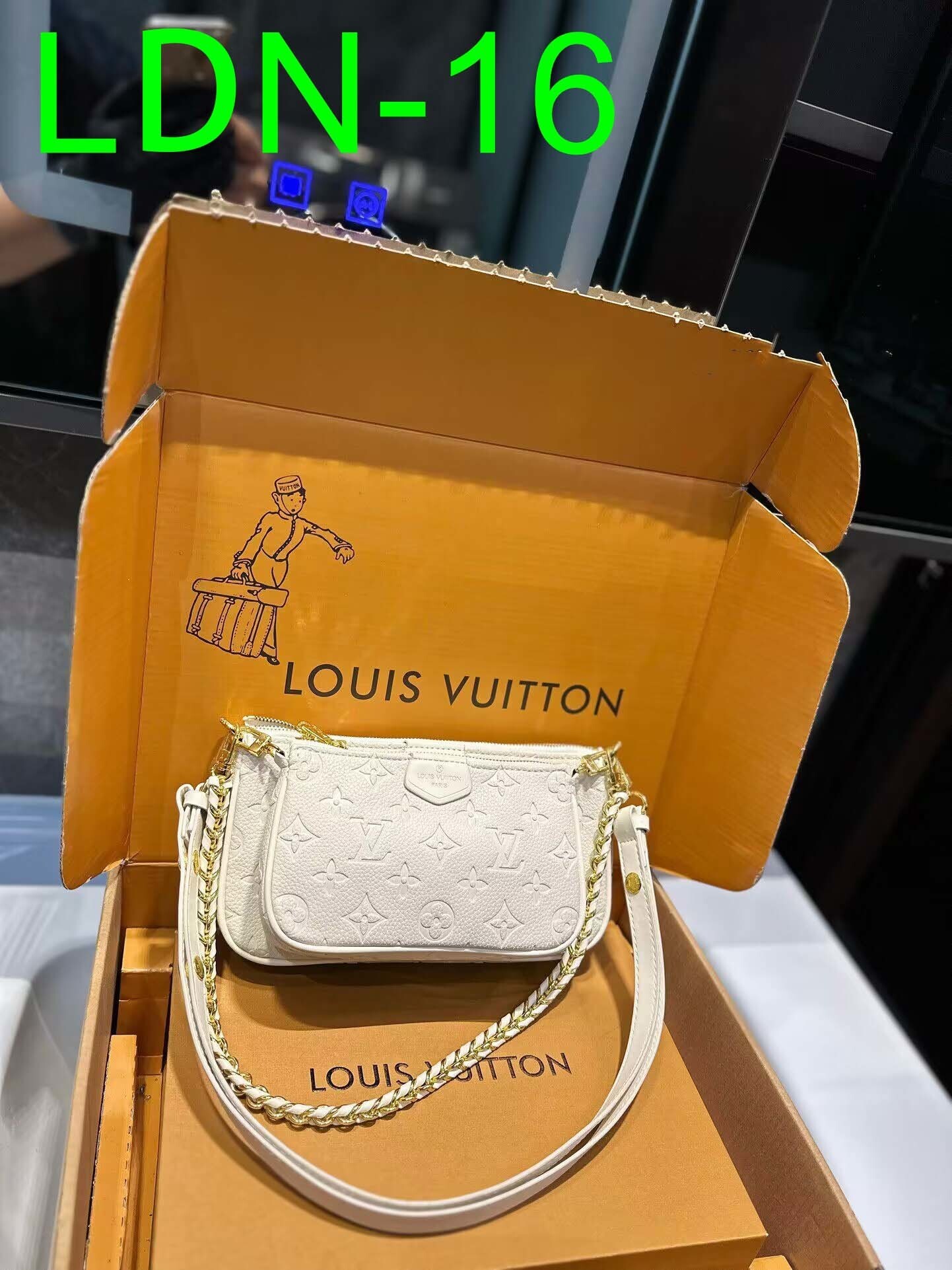 $55-LDN-331 LV gallery