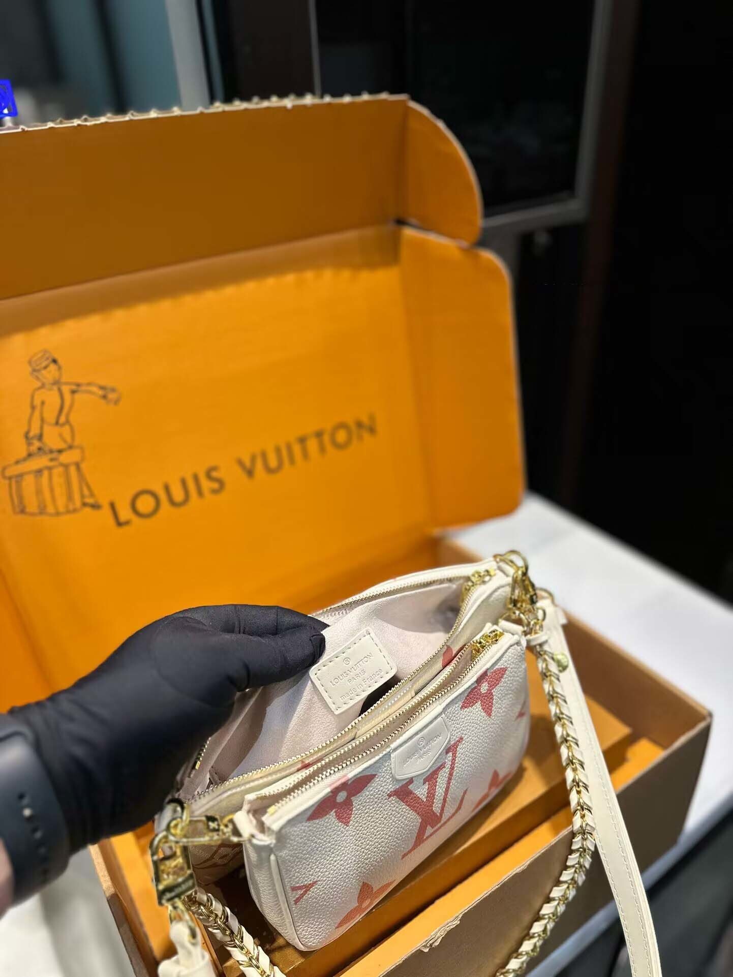 $55-LDN-331 LV gallery