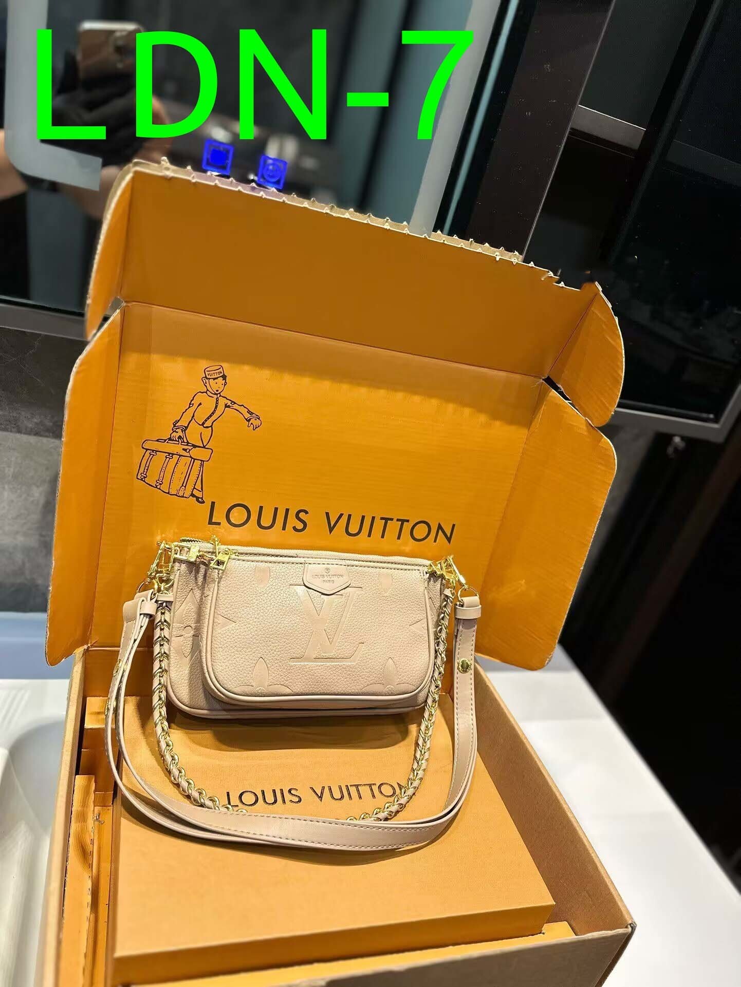 $55-LDN-331 LV gallery