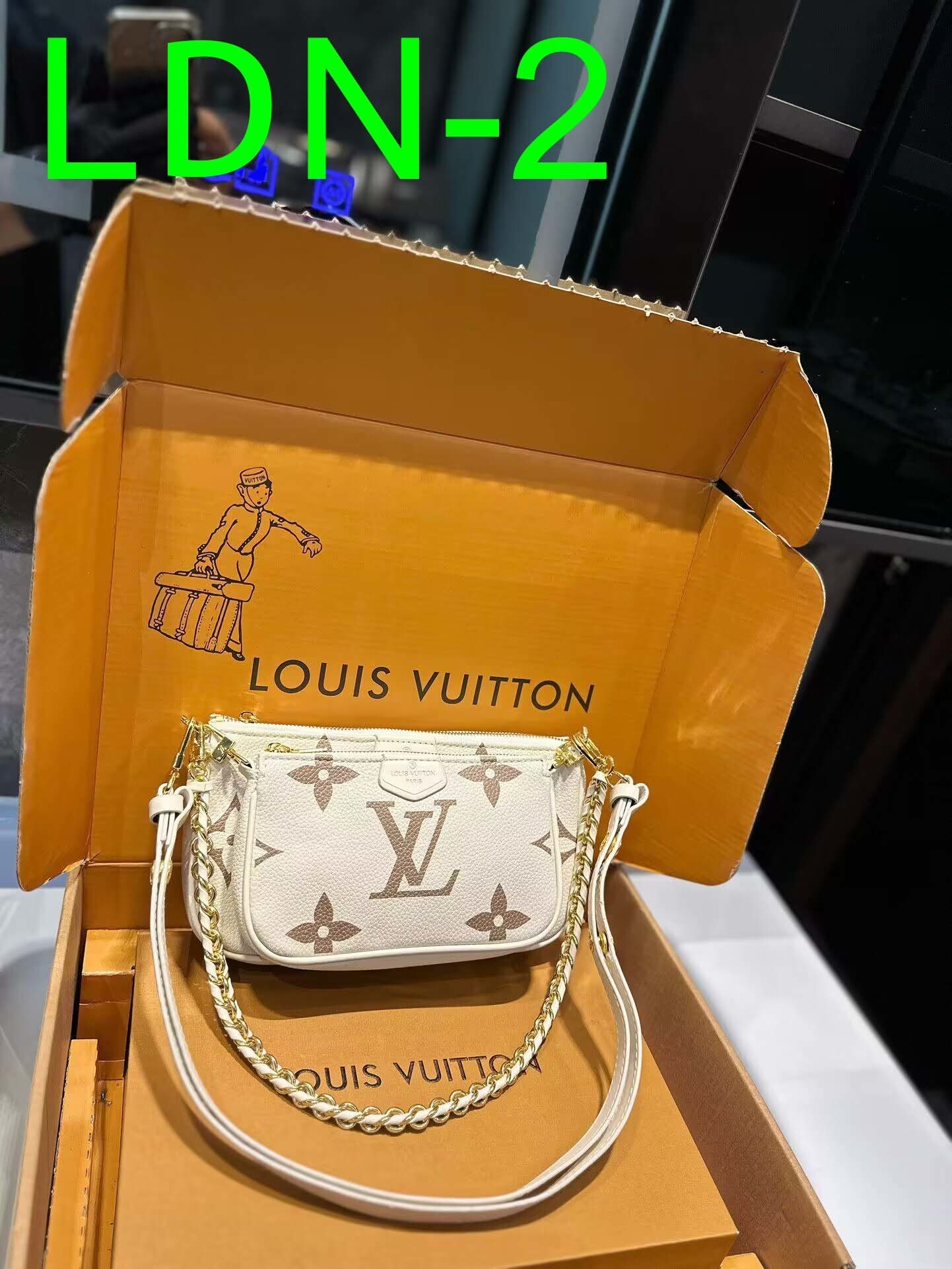 $55-LDN-331 LV gallery