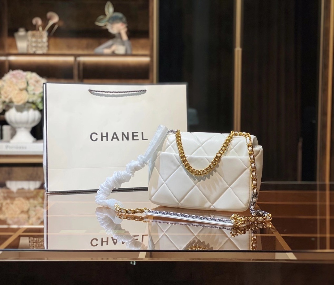 $55-LDN-359 CHA gallery