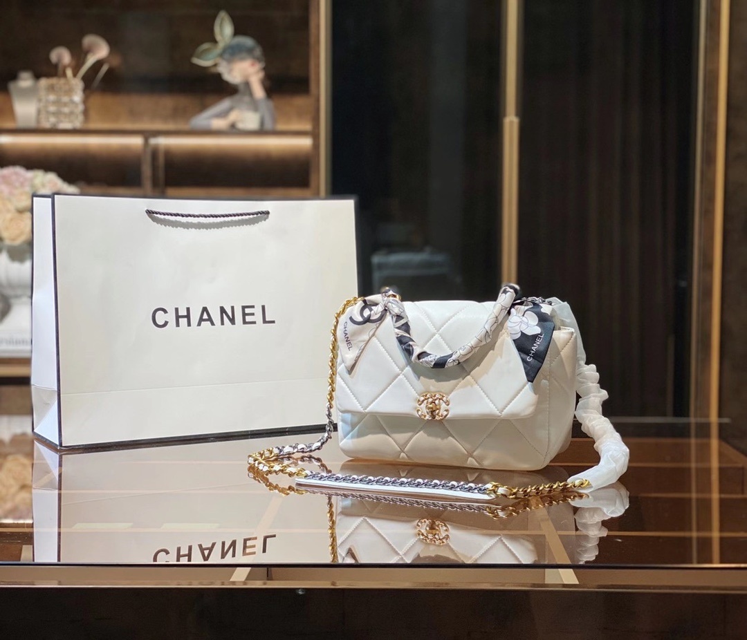 $55-LDN-359 CHA gallery