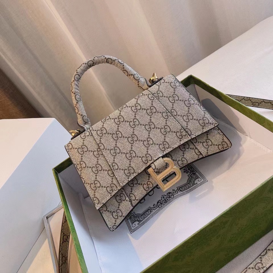 $55-LDN-647 BACGA gallery