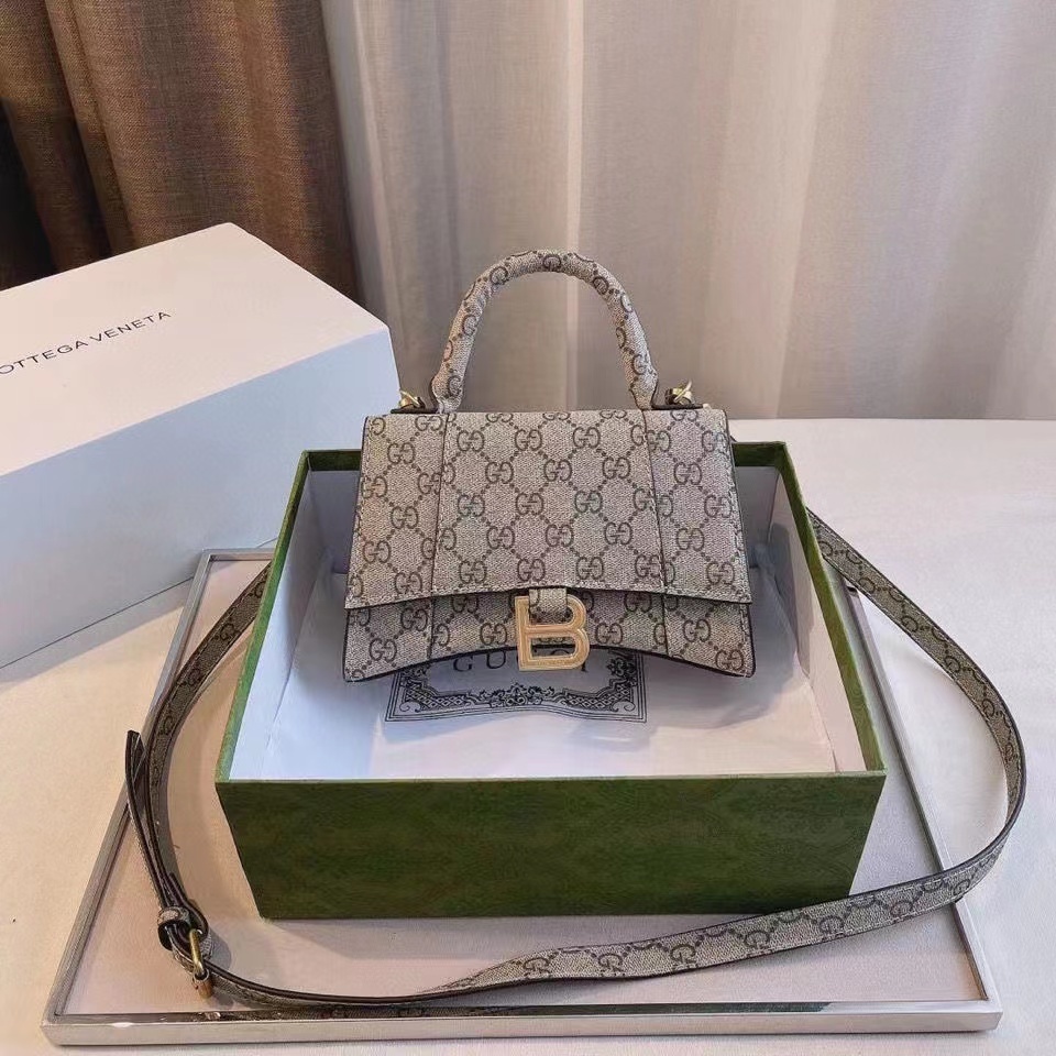 $55-LDN-647 BACGA gallery