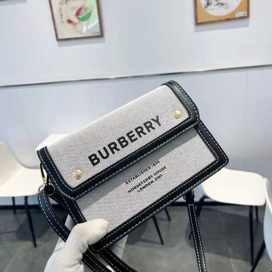 $55-LDN-683 BURBE gallery