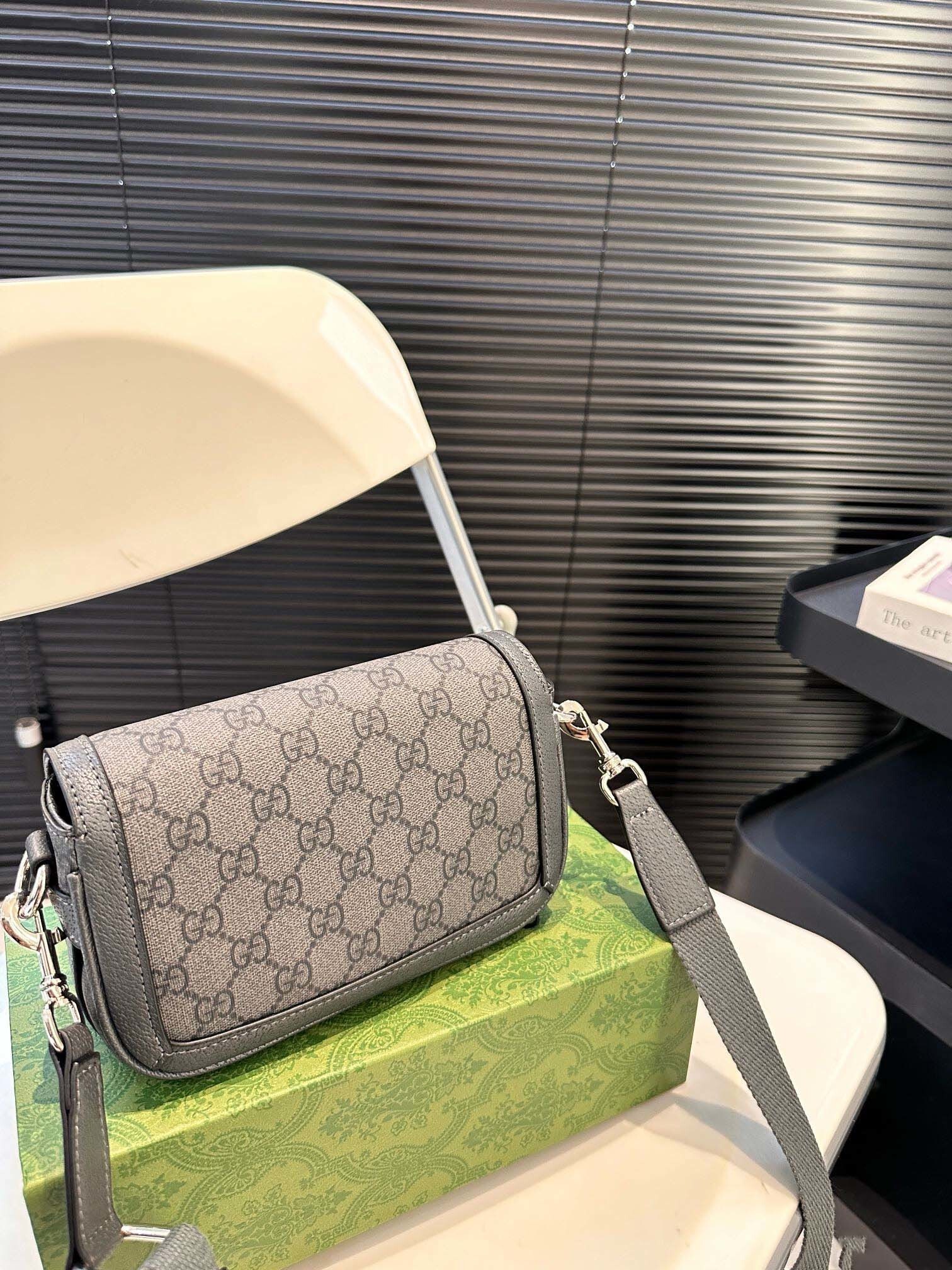 $55.79-LDN-249 GCI gallery