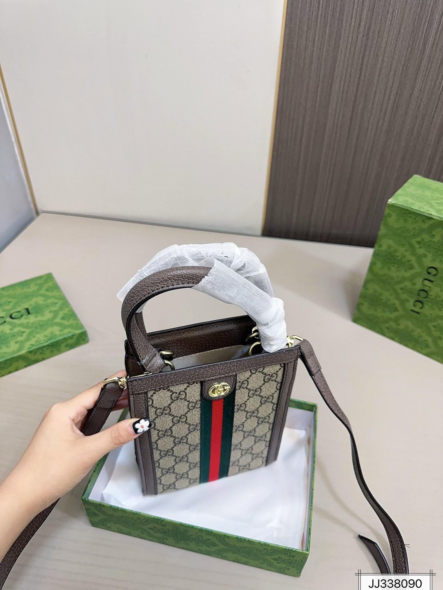 $56-LDN-252 GCI gallery