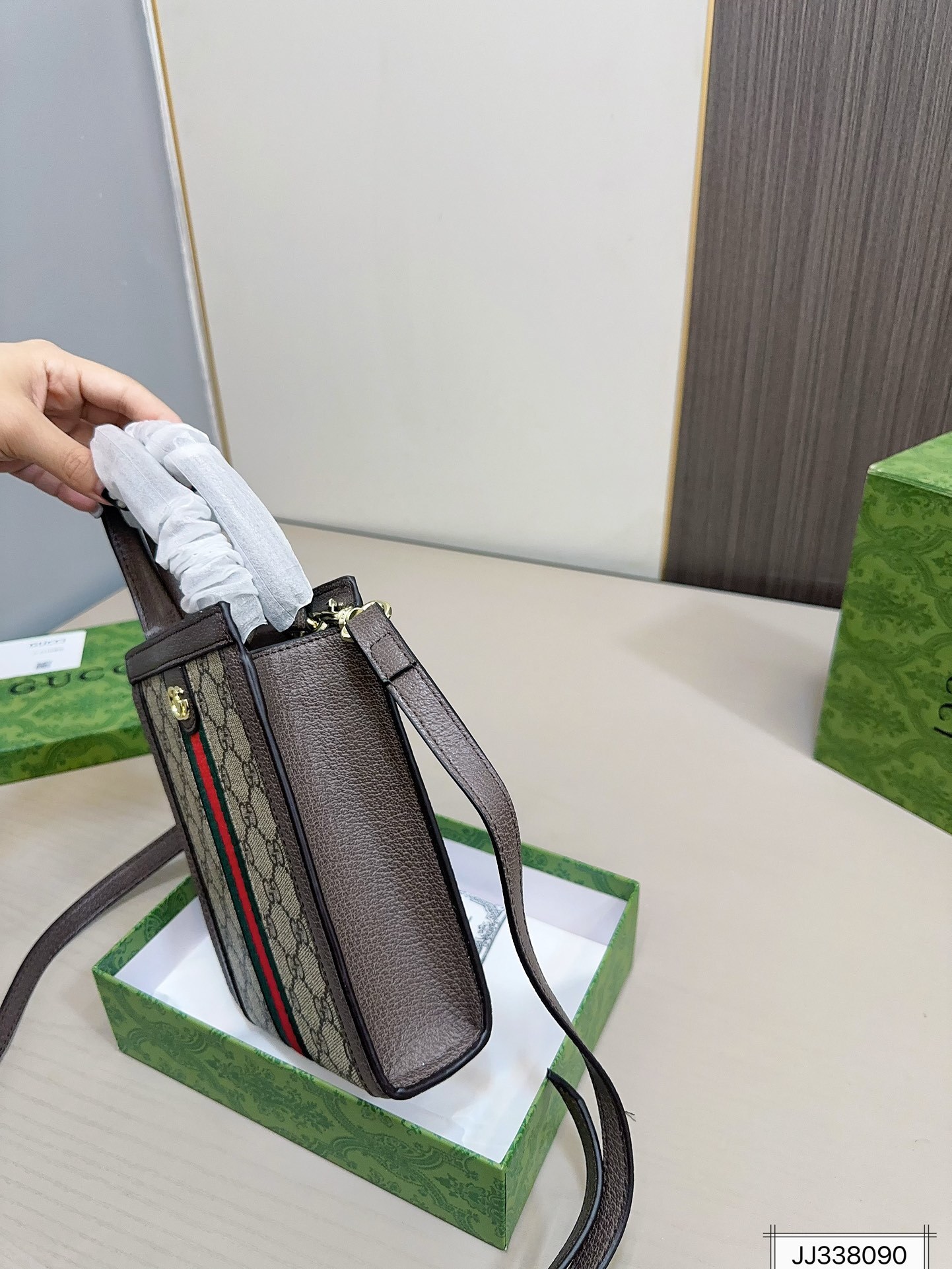 $56-LDN-252 GCI gallery