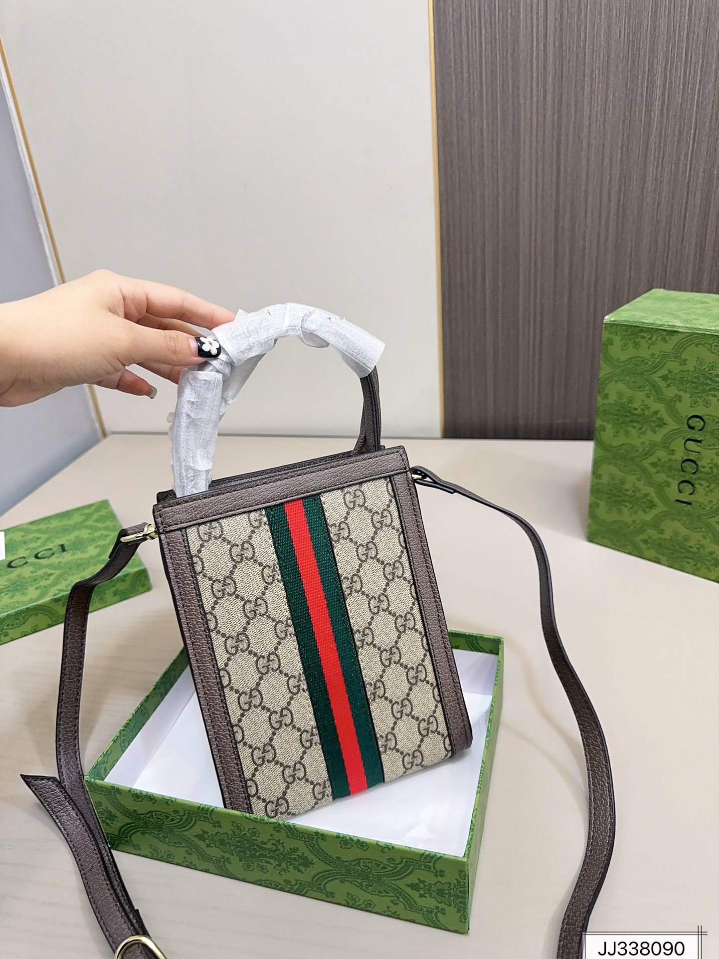 $56-LDN-252 GCI gallery