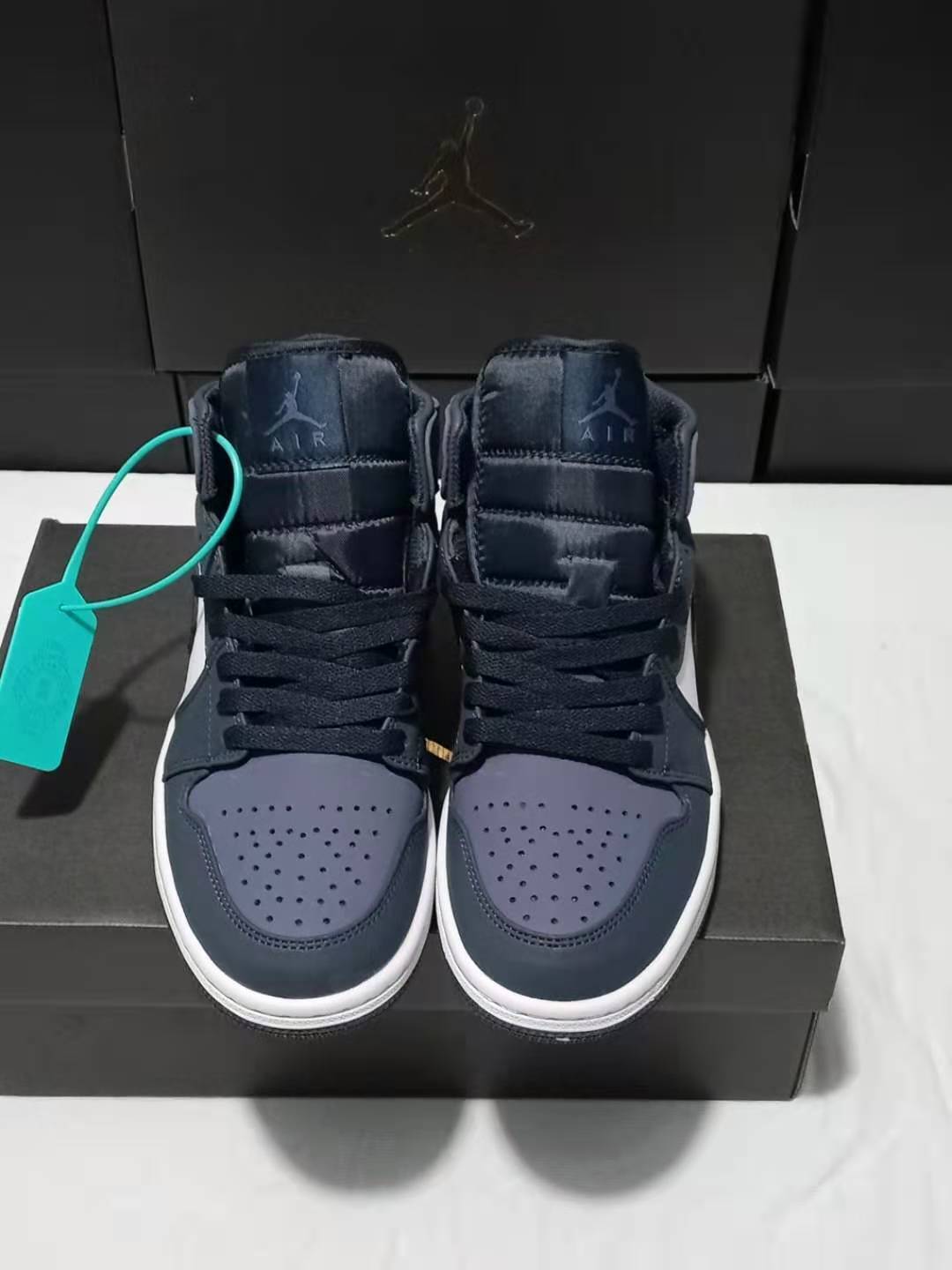 $57-LDN-137 NK gallery