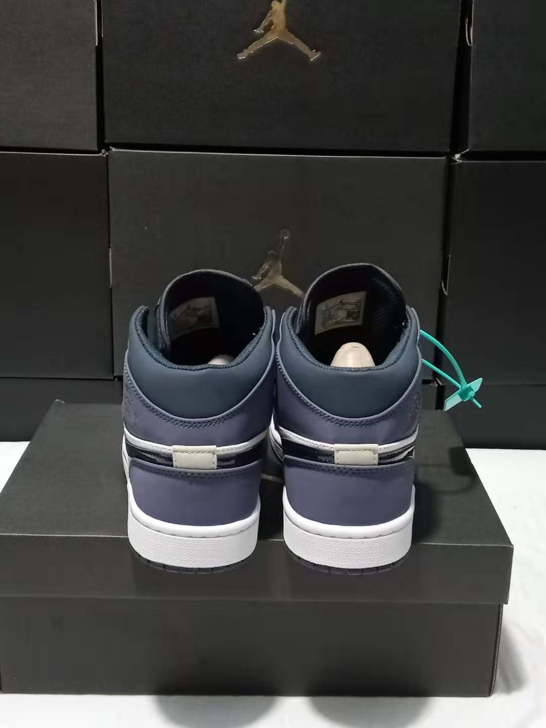 $57-LDN-137 NK gallery