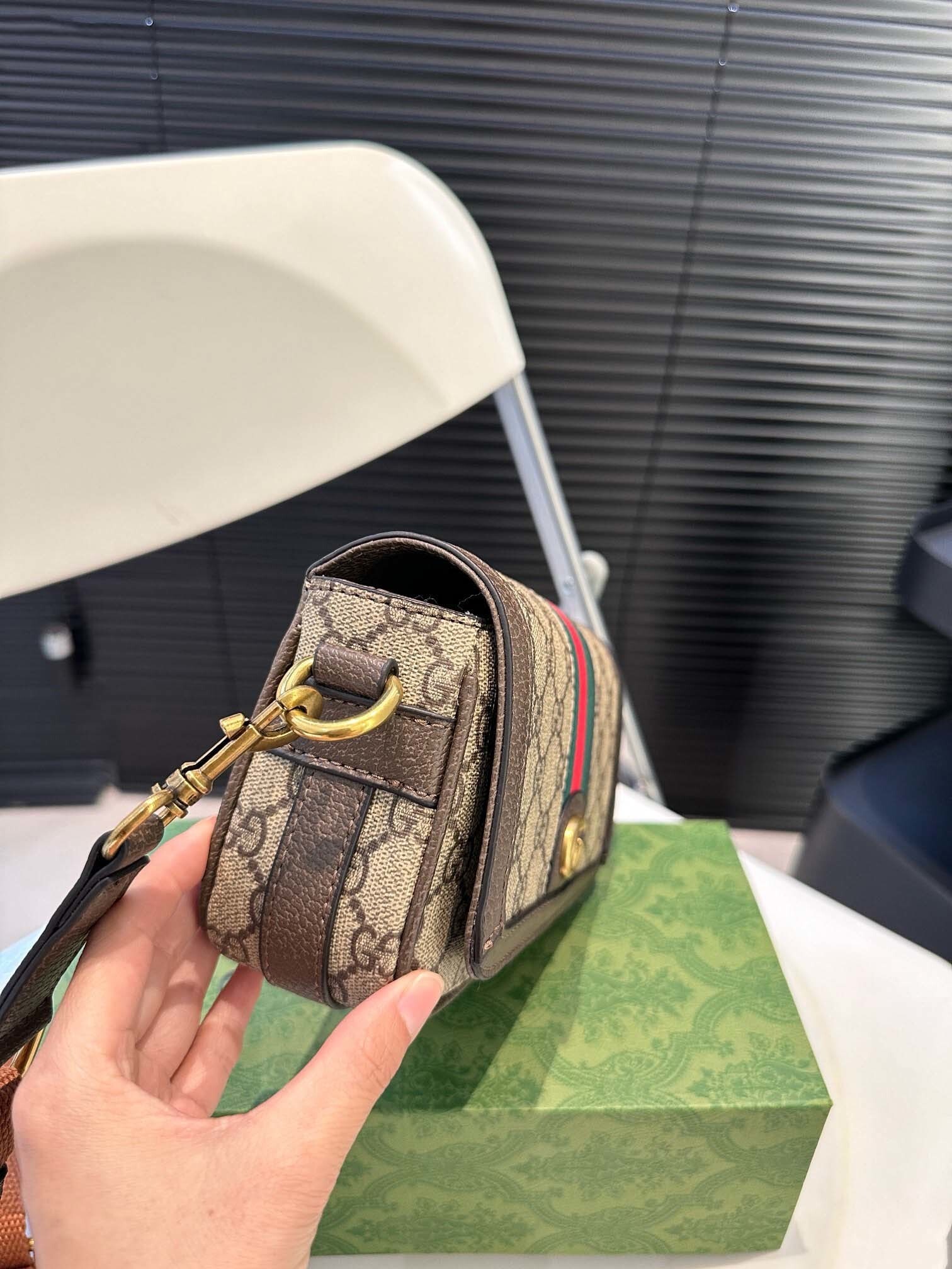 $57-LDN-248 GCI gallery