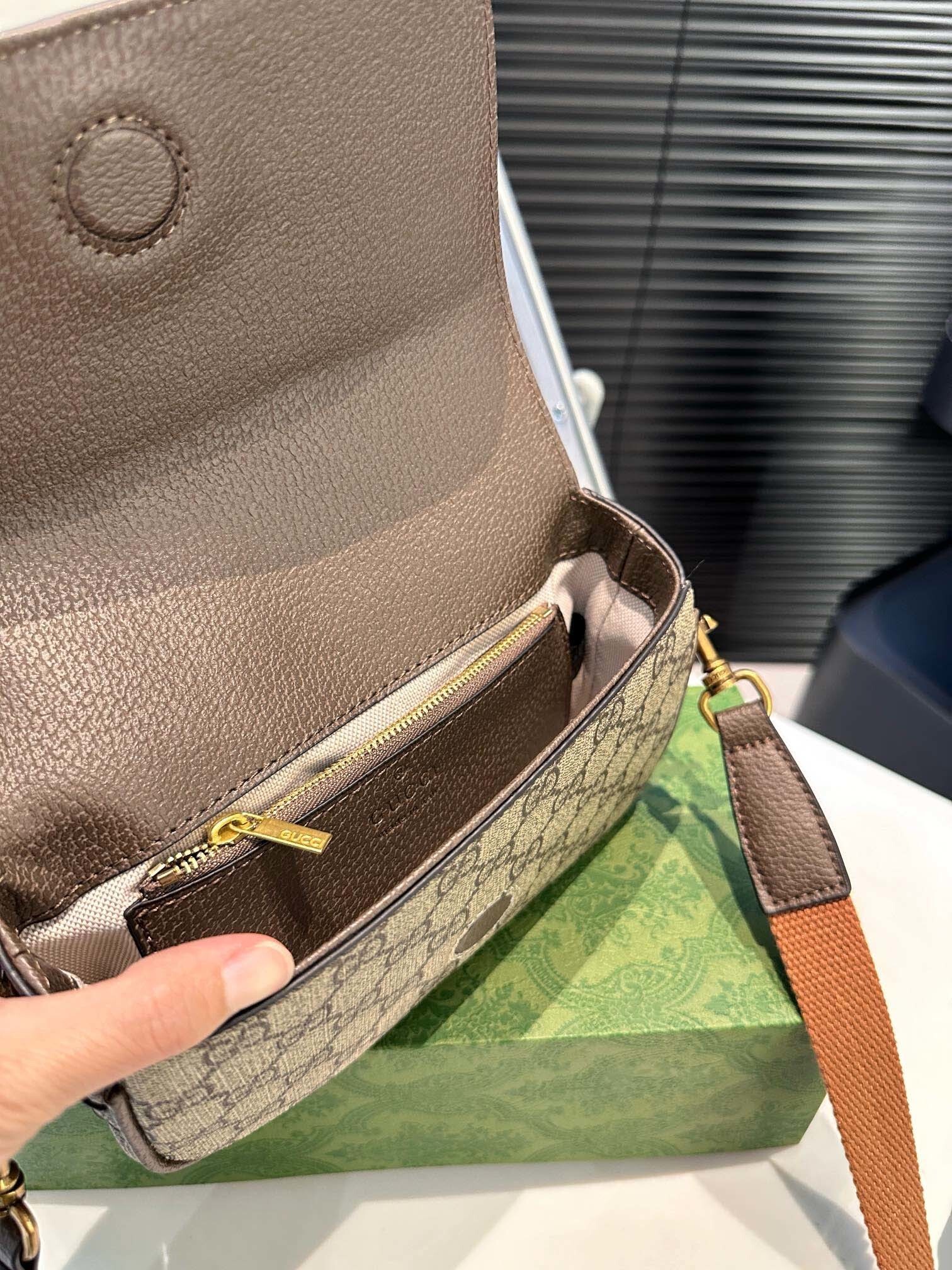 $57-LDN-248 GCI gallery