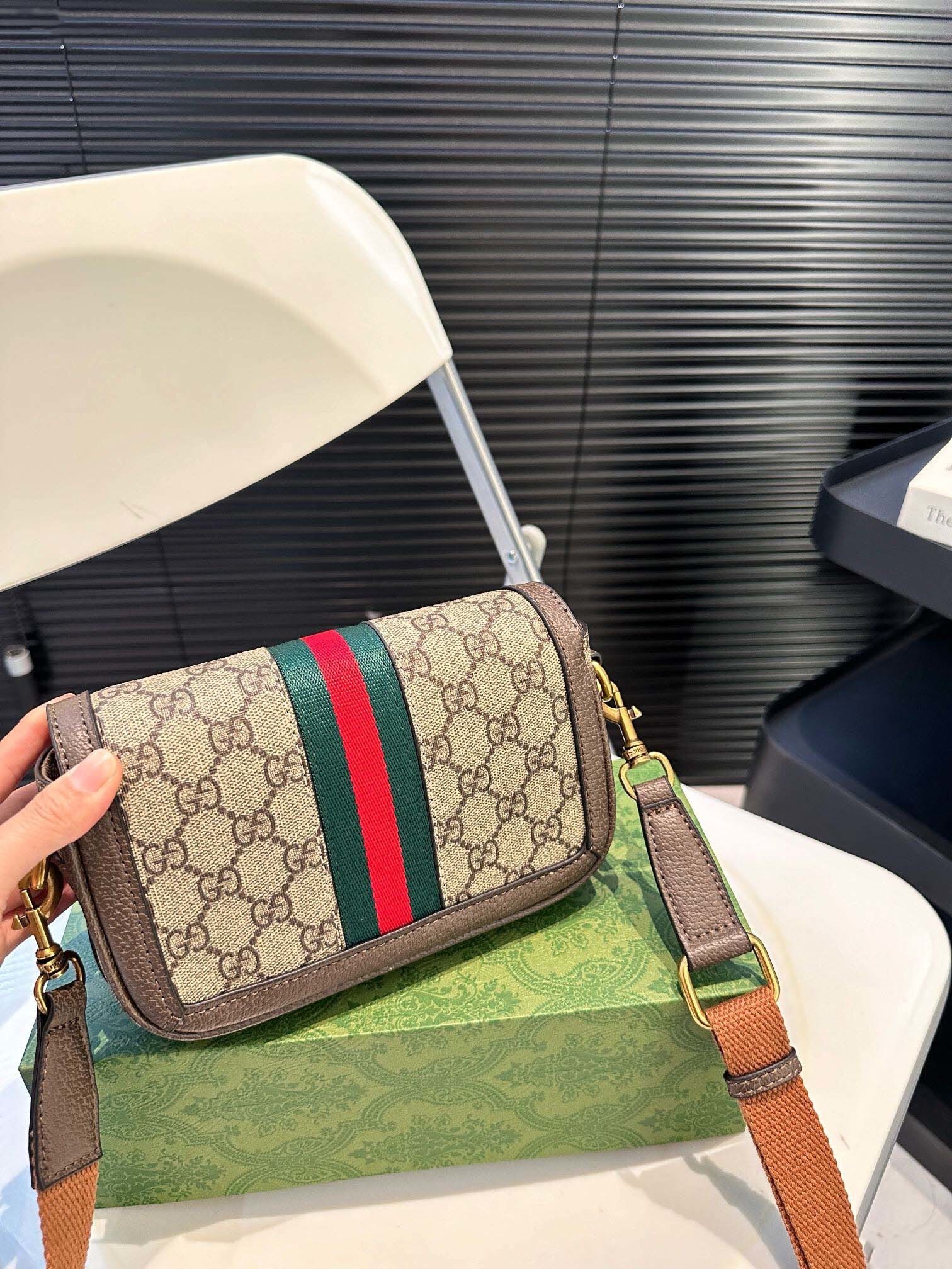 $57-LDN-248 GCI gallery