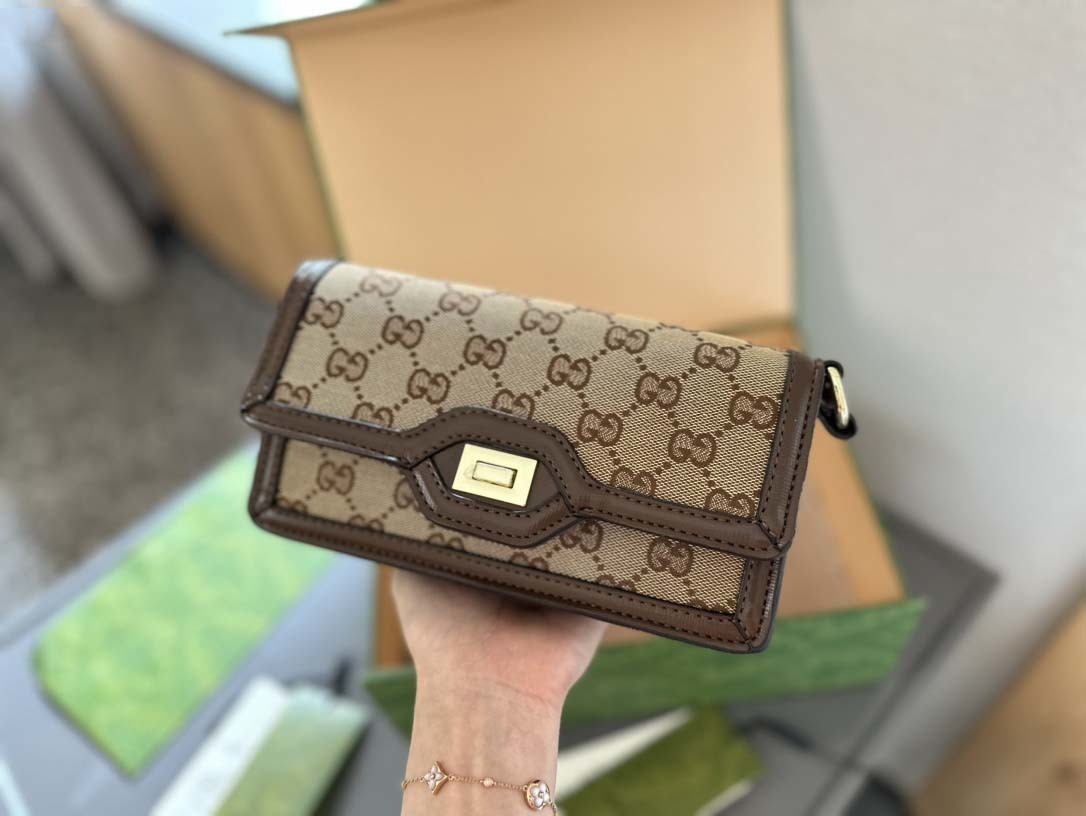 $57-LDN-251 GCI gallery