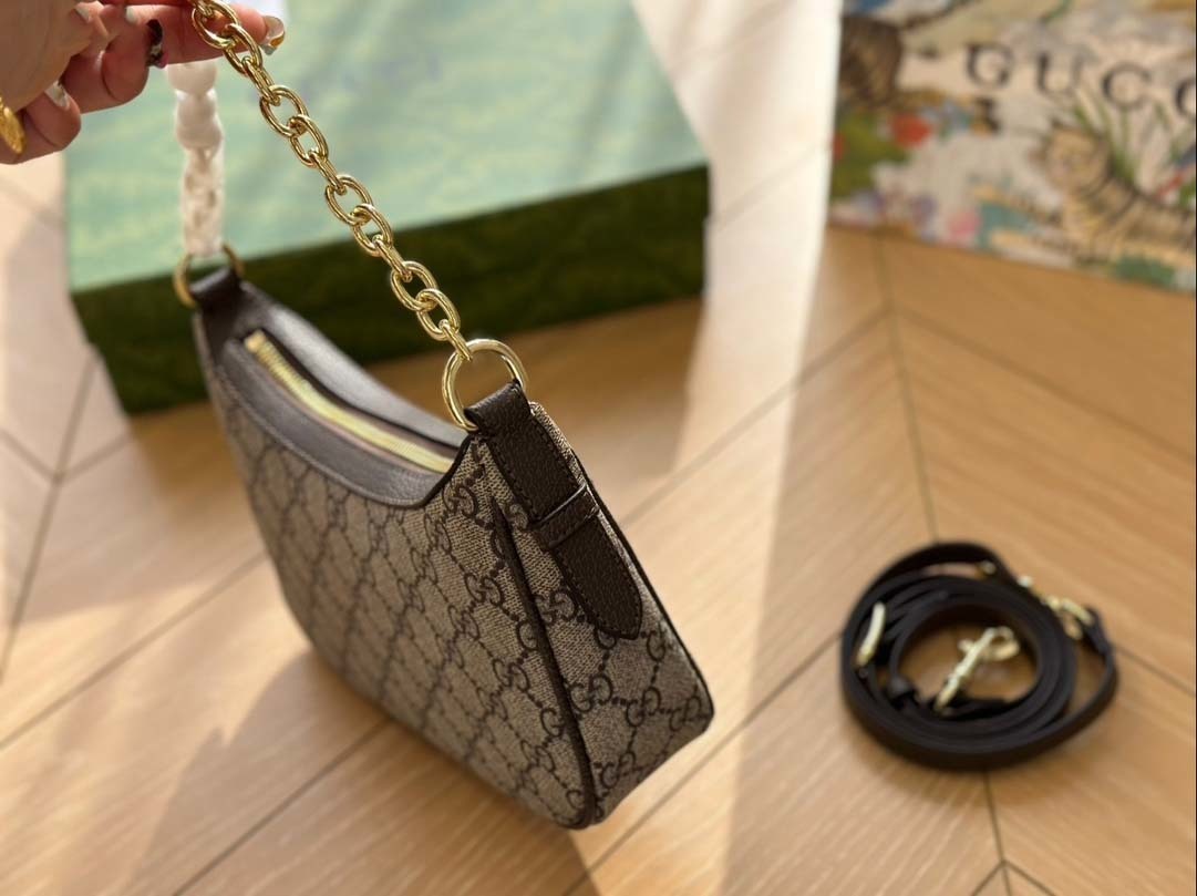 $57-LDN-259 GCI gallery