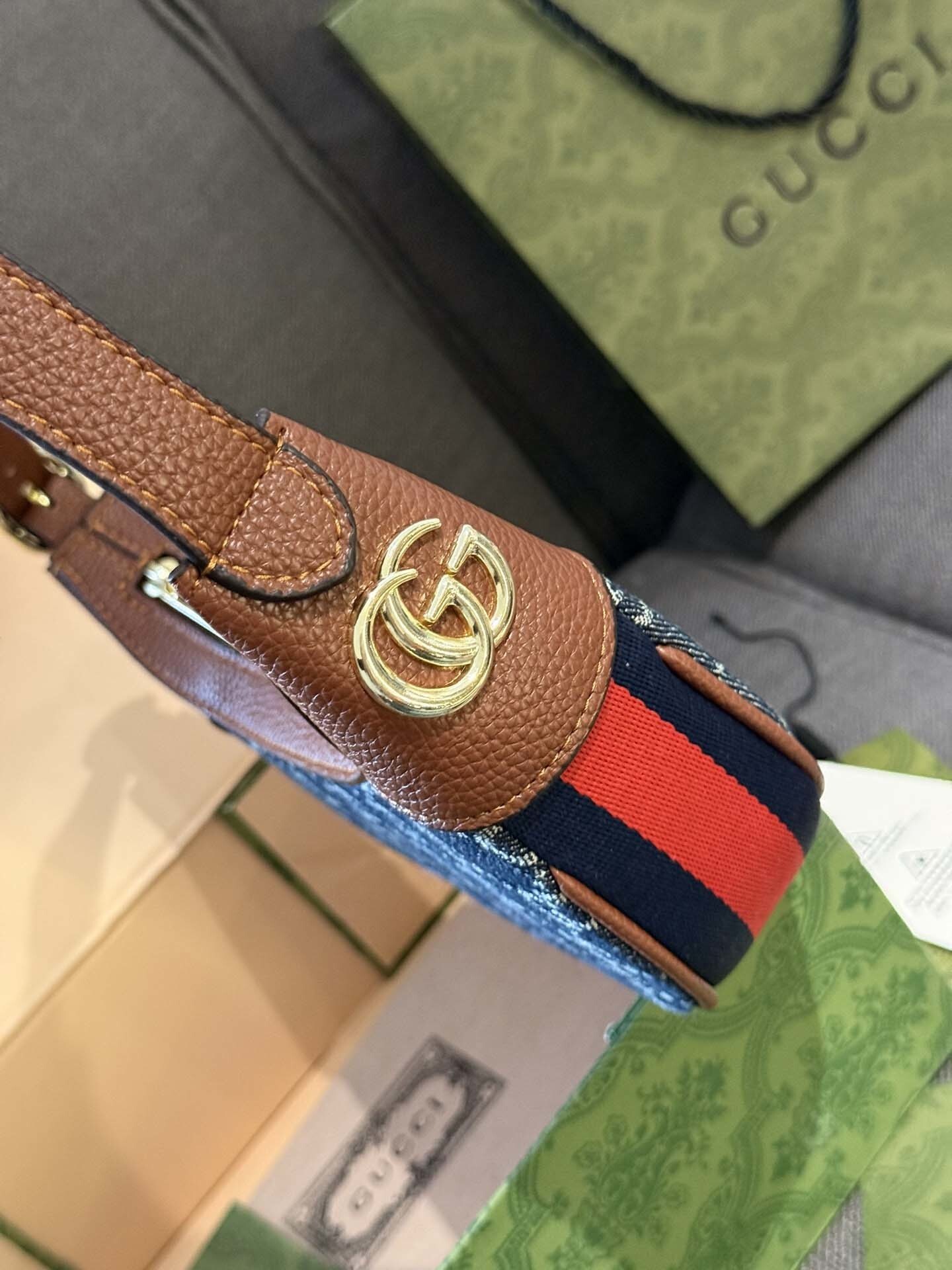 $57-LDN-269 GCI gallery