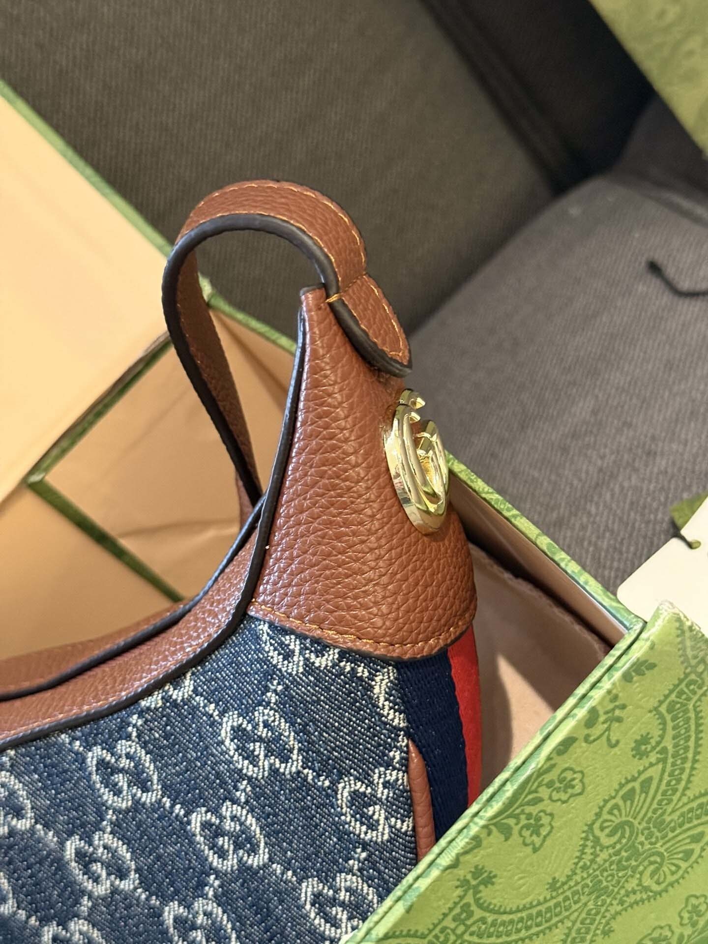 $57-LDN-269 GCI gallery