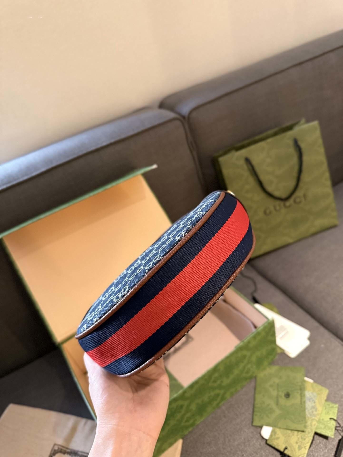 $57-LDN-269 GCI gallery